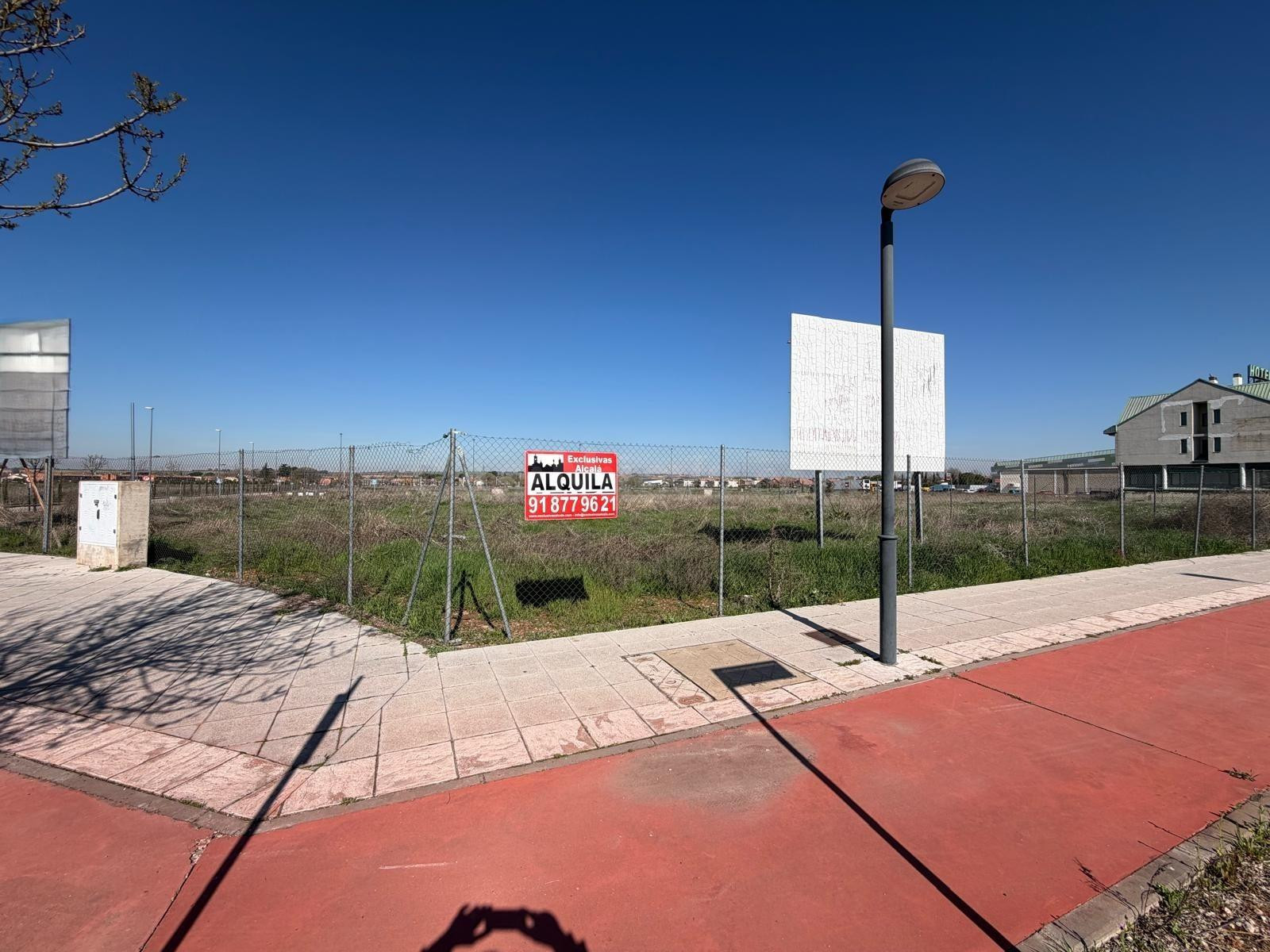 PARCELA TERCIARIA COMERCIAL EN UBICACIÓN ESTRATÉGICA – AZUQU - foto 4