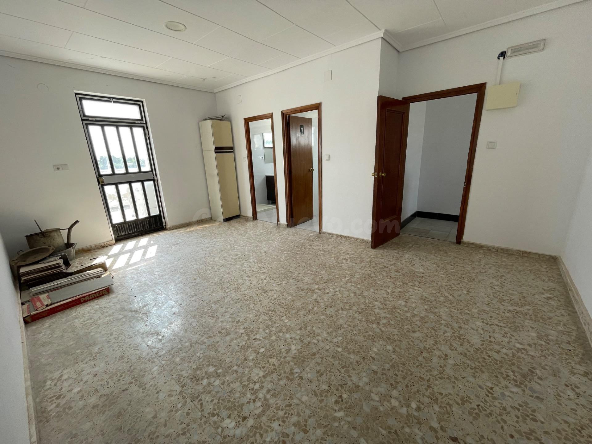 Hostal 7 habitaciones 205m² en alquiler - Barrios periféricos - Pedanías