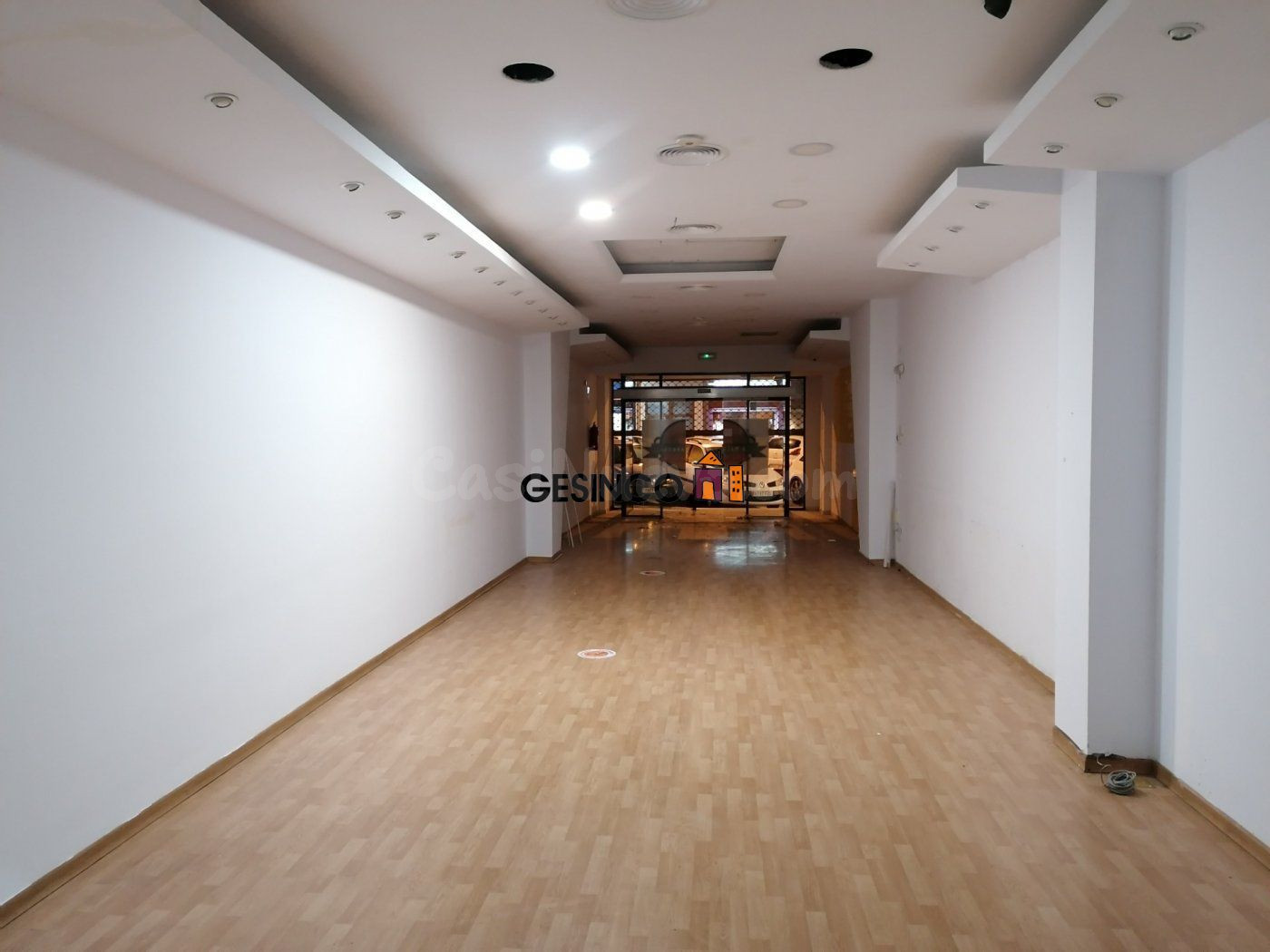 LOCAL COMERCIAL EN AMPLIA AVENIDA EN ALQUILER EN ONTINYENT