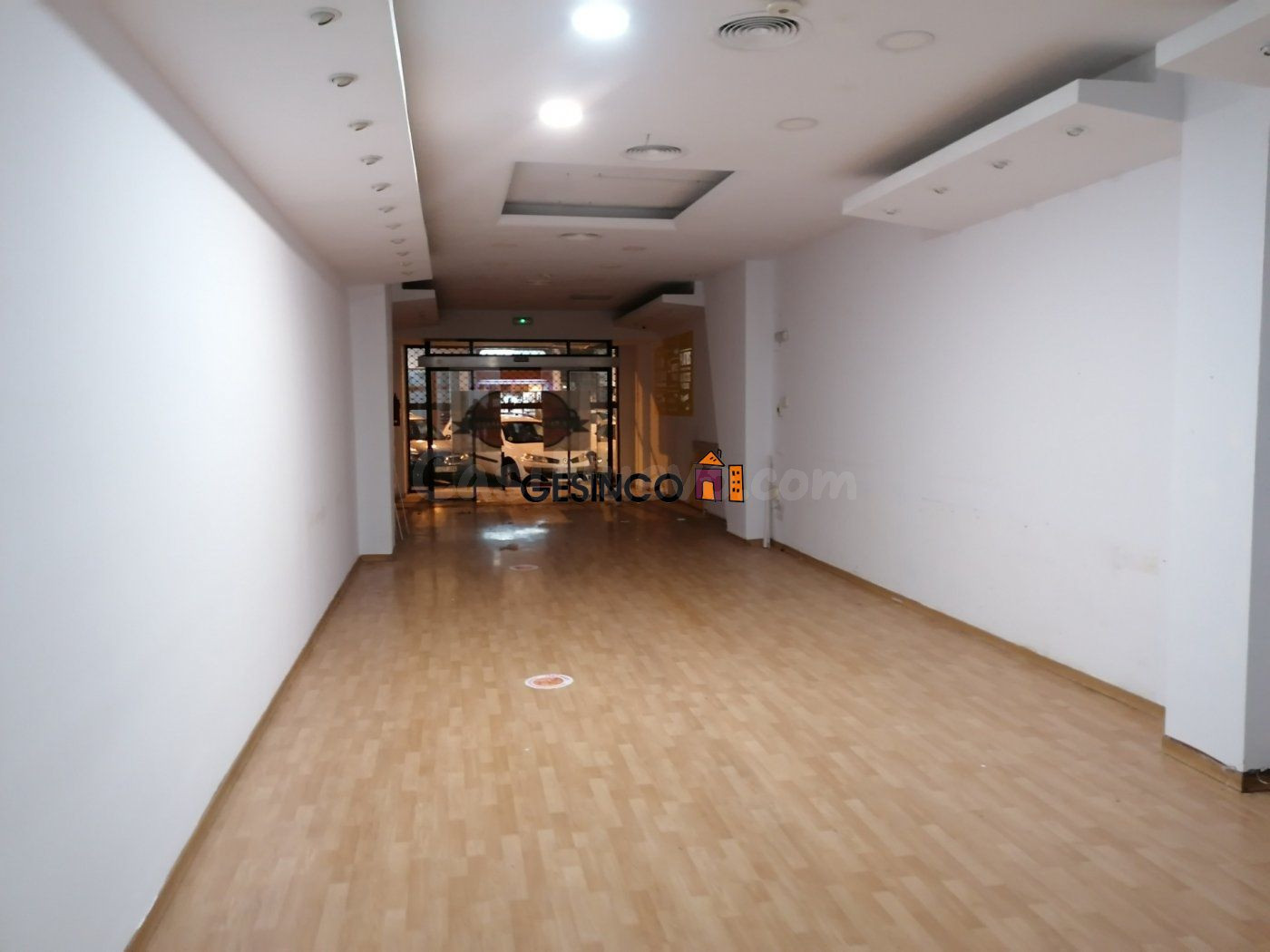 LOCAL COMERCIAL EN AMPLIA AVENIDA EN ALQUILER EN ONTINYENT - foto 2