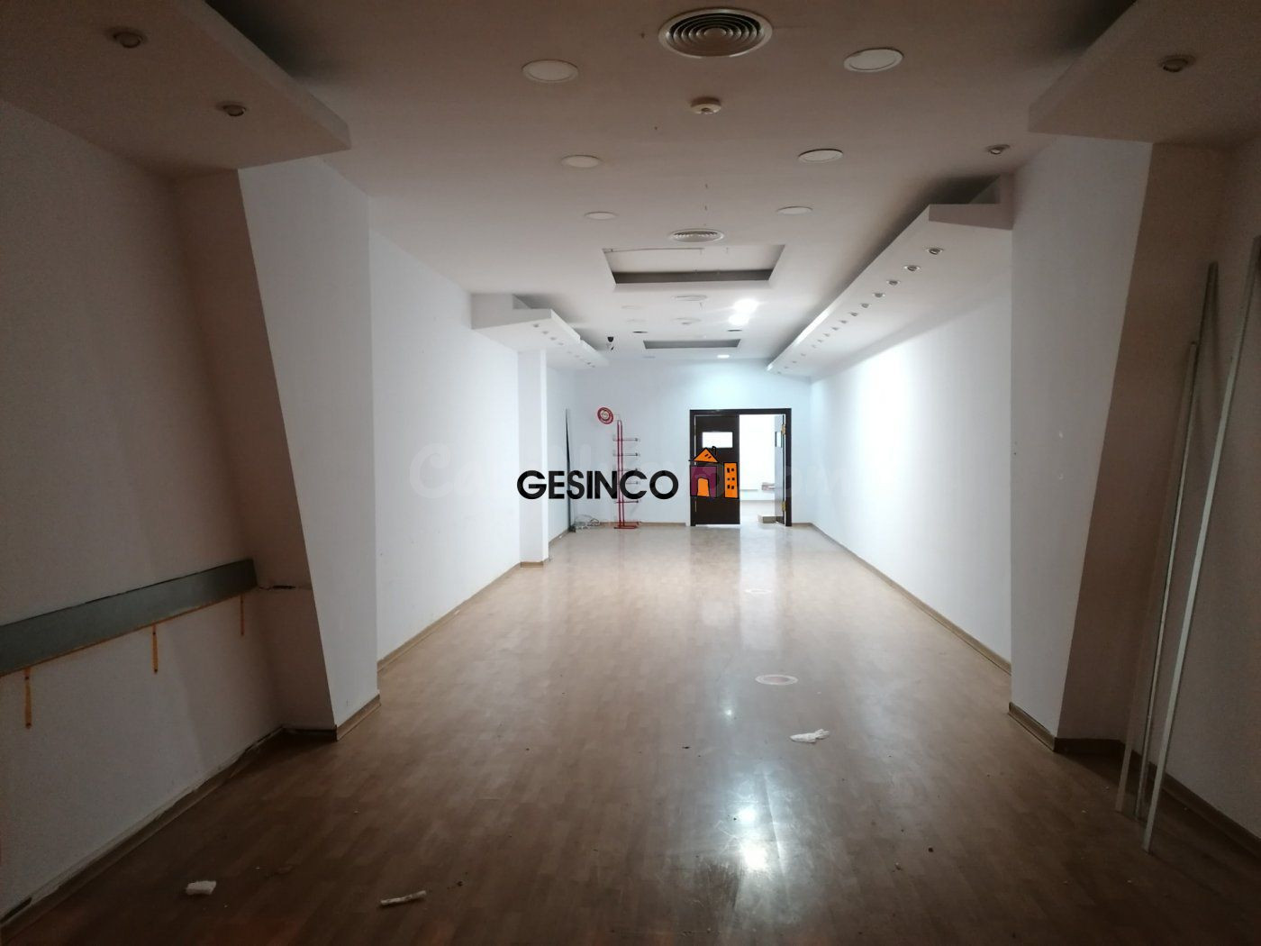 LOCAL COMERCIAL EN AMPLIA AVENIDA EN ALQUILER EN ONTINYENT - foto 3