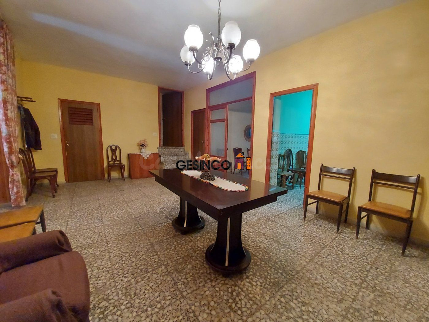 CASA DE PUEBLO CON MUCHAS POSIBILIDADES ¡¡NEGOCIABLE!! - foto 2
