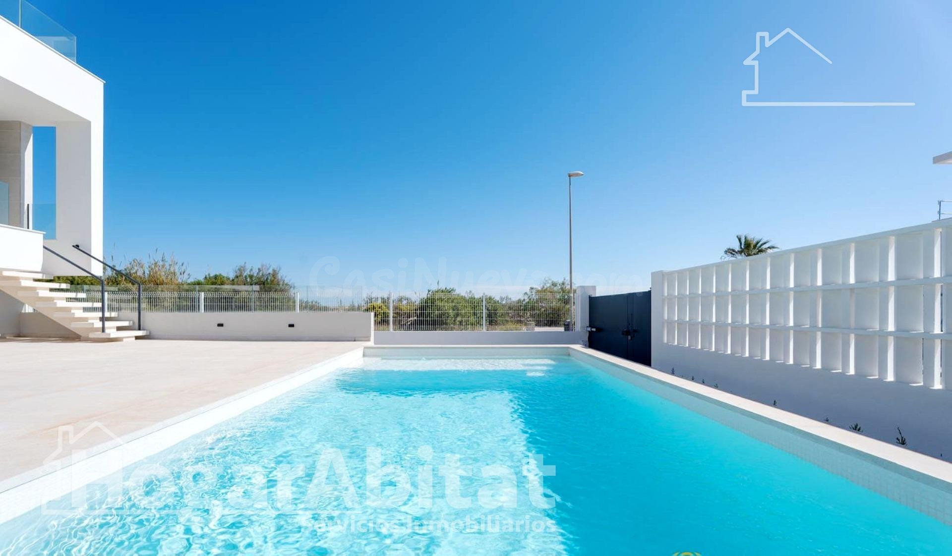CHALET DE LUJO A ESTRENAR CON PISCINA E IMPRESIONASTES VISTA - foto 2