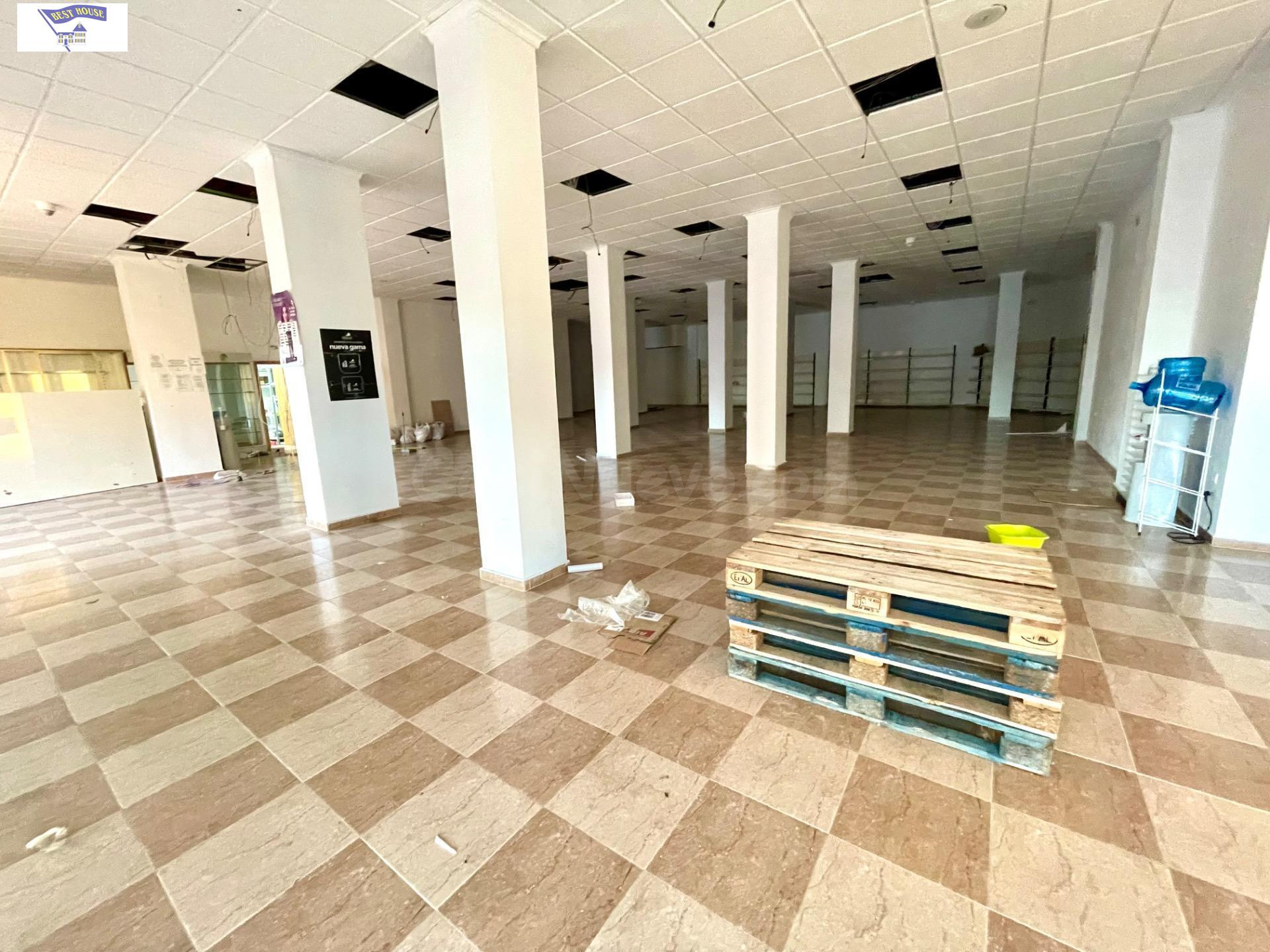Amplio Local Comercial en Alquiler - Excelente Oportunidad p - foto 2