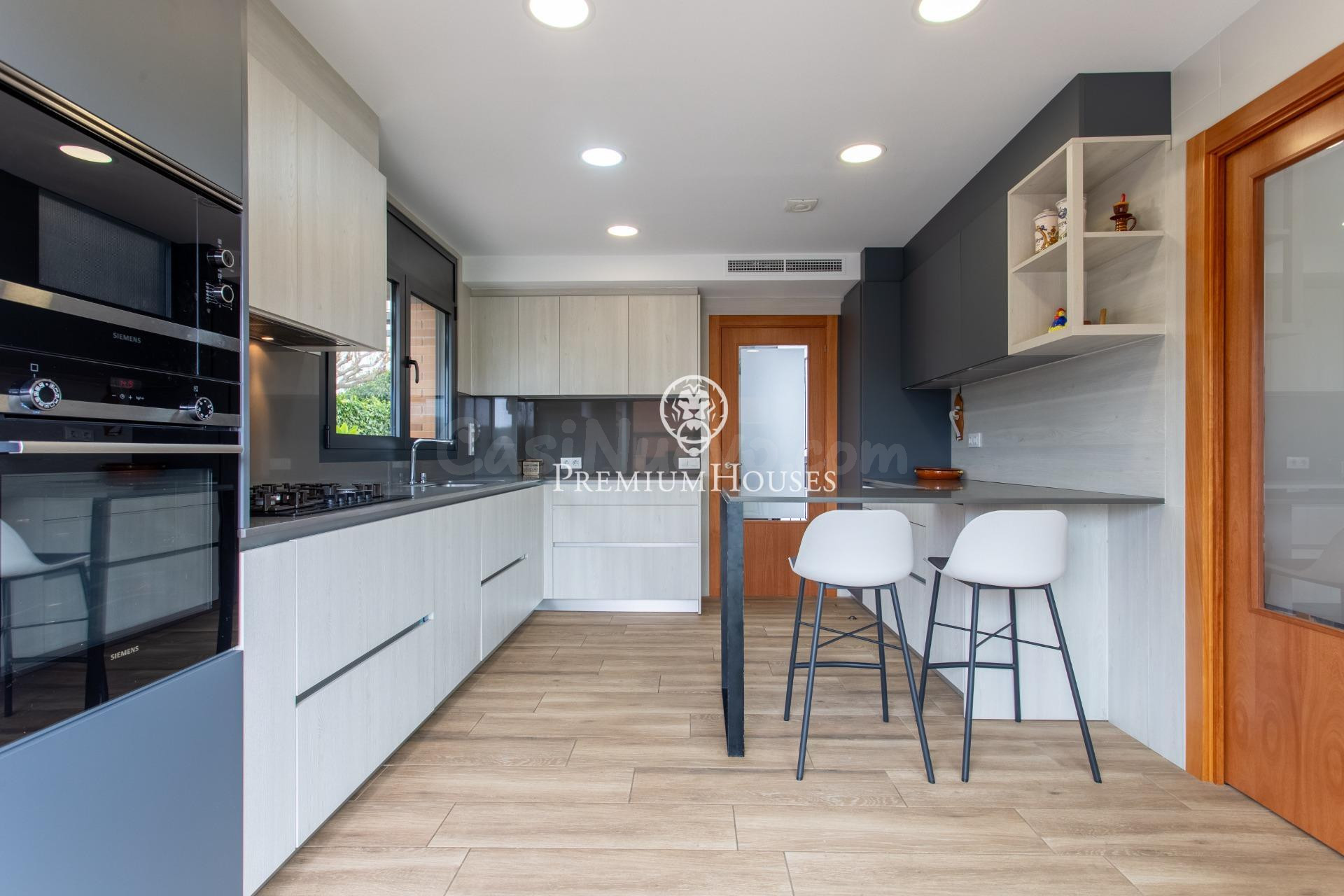 Elegante casa con piscina y parcela plana en venta en Cabrer - foto 4