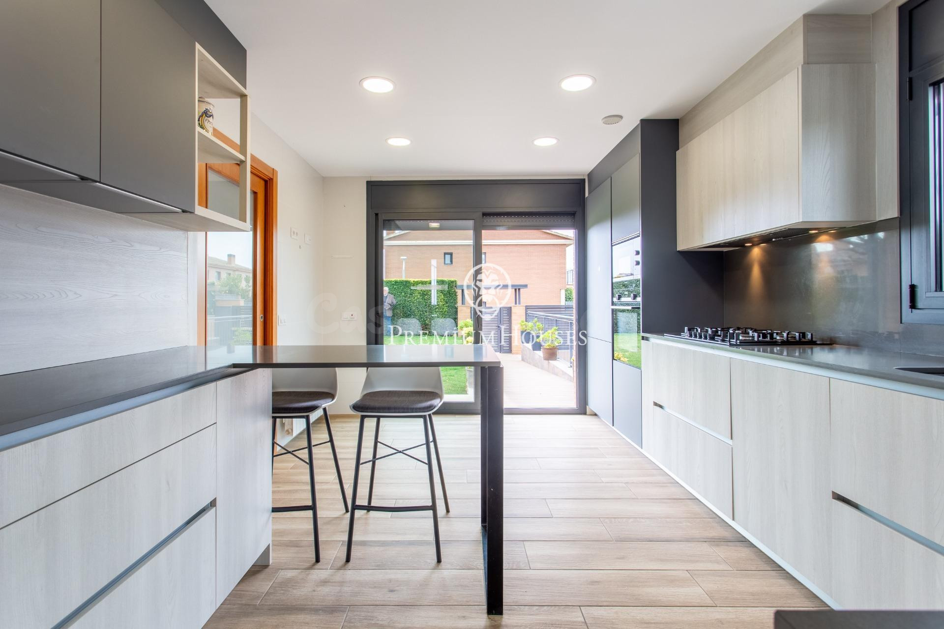 Elegante casa con piscina y parcela plana en venta en Cabrer - foto 5