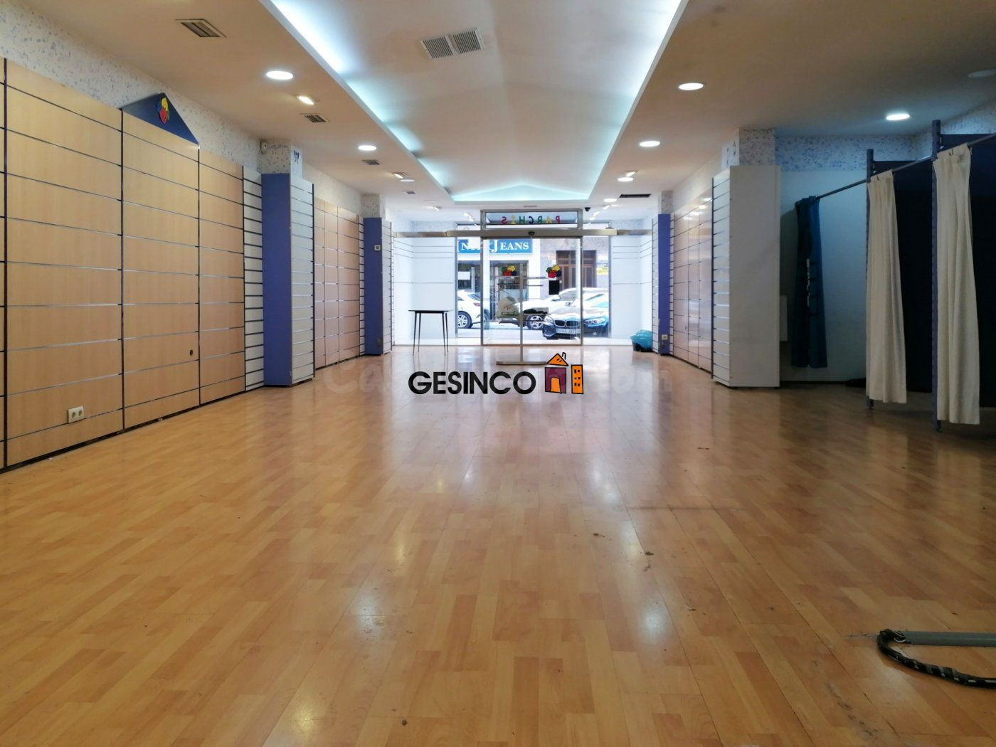 LOCAL COMERCIAL TOTALMENTE ACONDICIONADO - foto 3