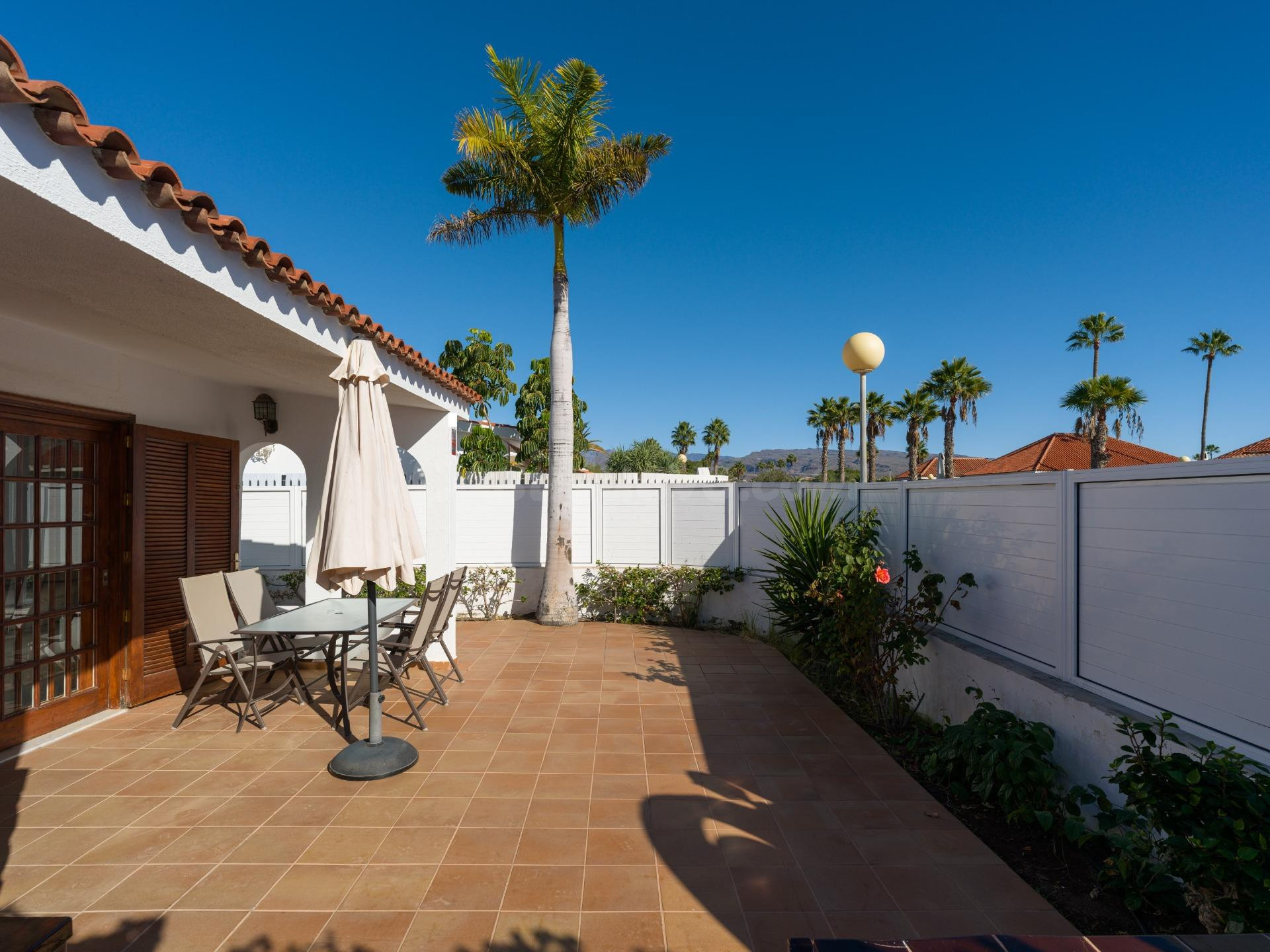 Bungalow con semi-sótano en Campo Internacional de Maspaloma - foto 4