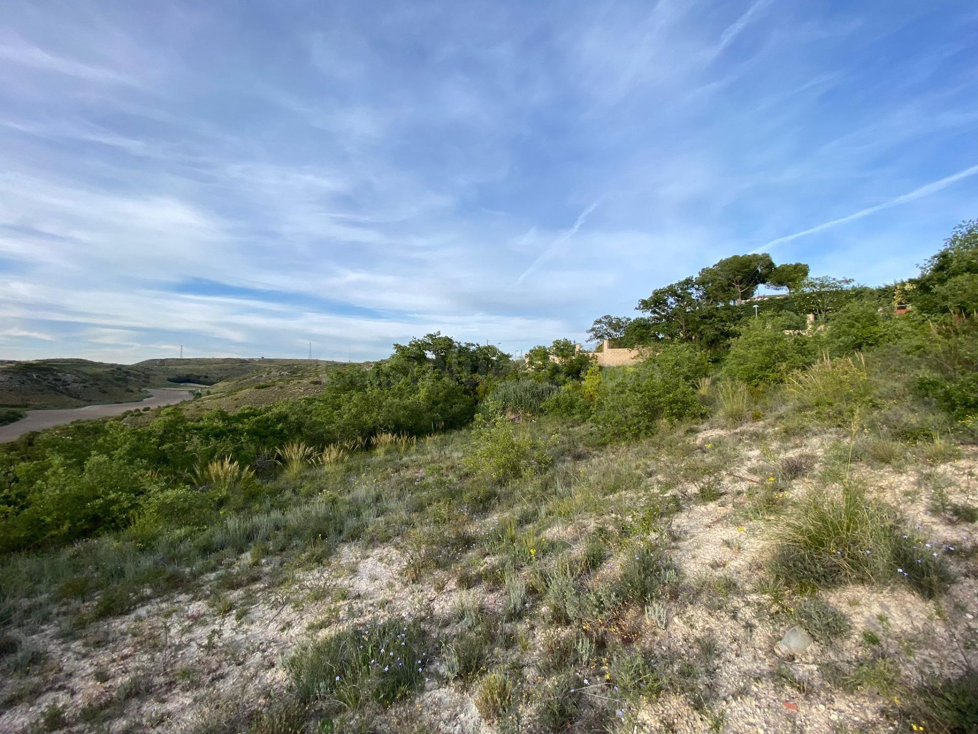 IMPRESIONANTE PARCELA EN EL ROBLEDAL, VILLALBILLA