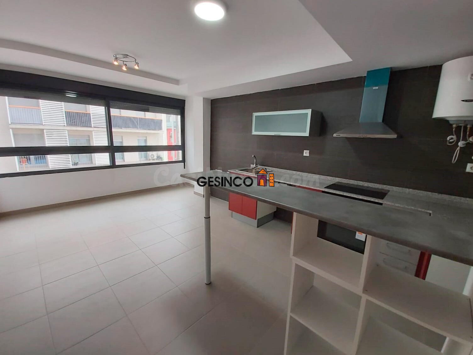 BONITO ESTUDIO CON PLAZA DE GARAJE