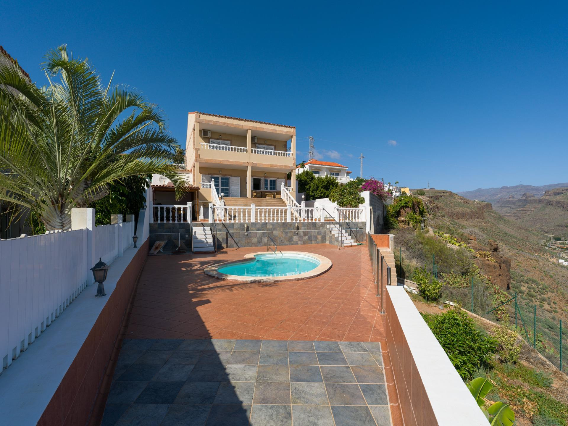 Chalet independiente con piscina y vistas al mar en Montaña  - foto 3