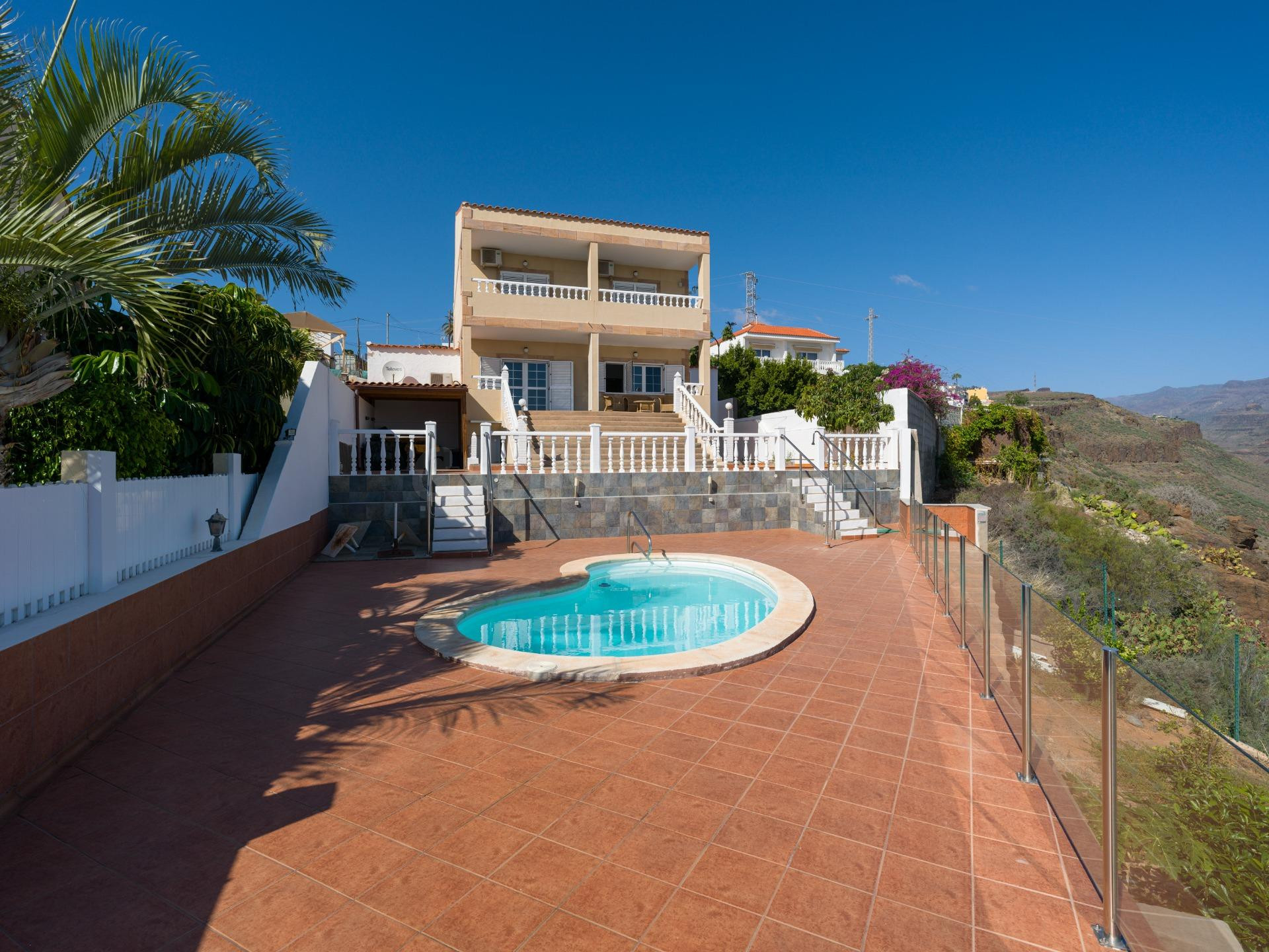 Chalet independiente con piscina y vistas al mar en Montaña  - foto 4