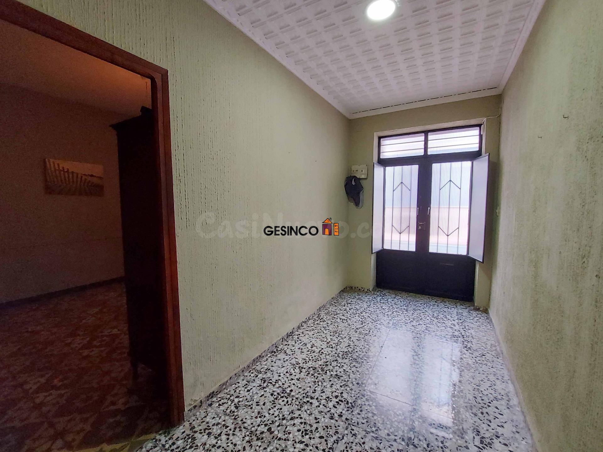 CASA DE PUEBLO PARA REFORMAR CON EXCELENTE PARCELA Y DOS ACC - foto 2