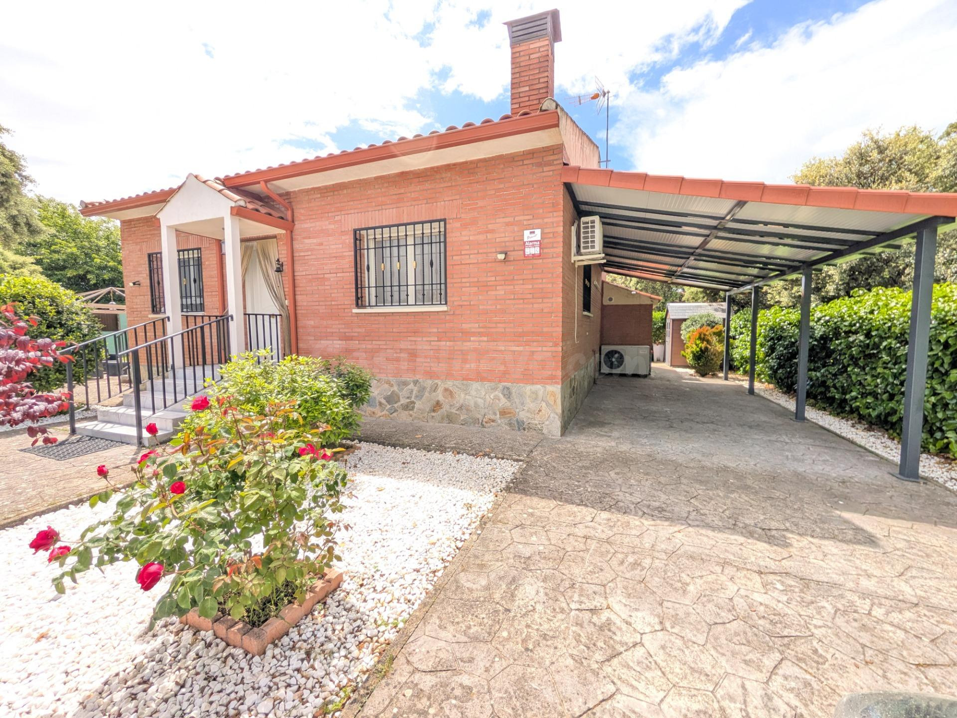 CHALET INDEPENDIENTE URBANIZACION LA ARBOLEDA DE PIOZ (GUADA - foto 2