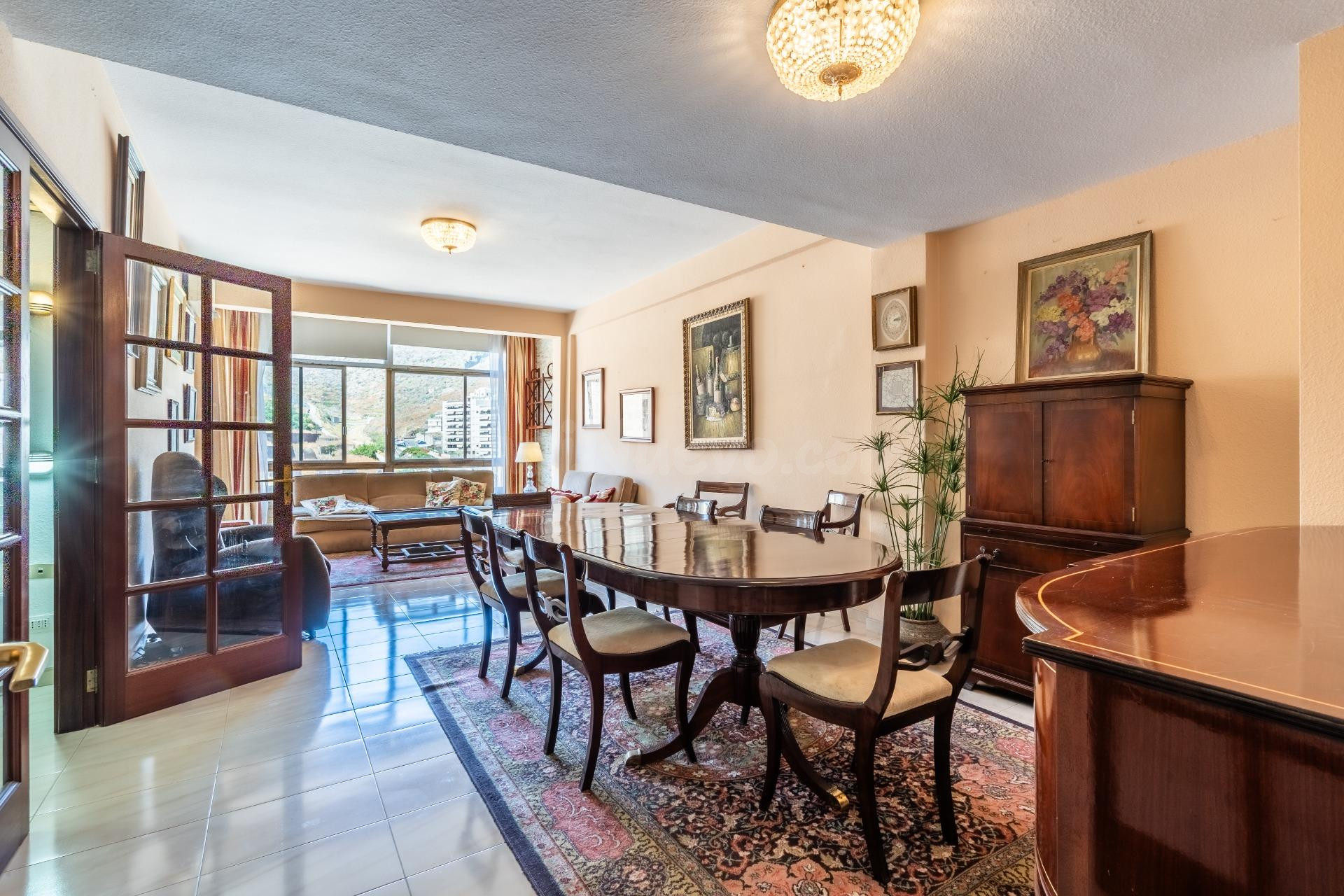 Exclusivo Piso de 140 m2 Útiles con Terraza y Garaje en Sant