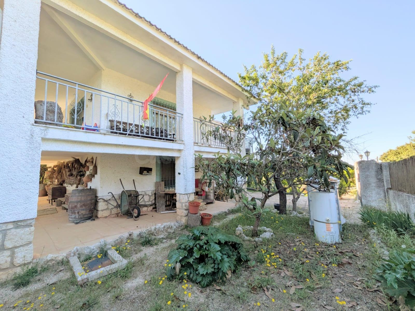 CHALET EN LA URBANIZACION MONTEUMBRIA, ESCOPETE. - foto 3