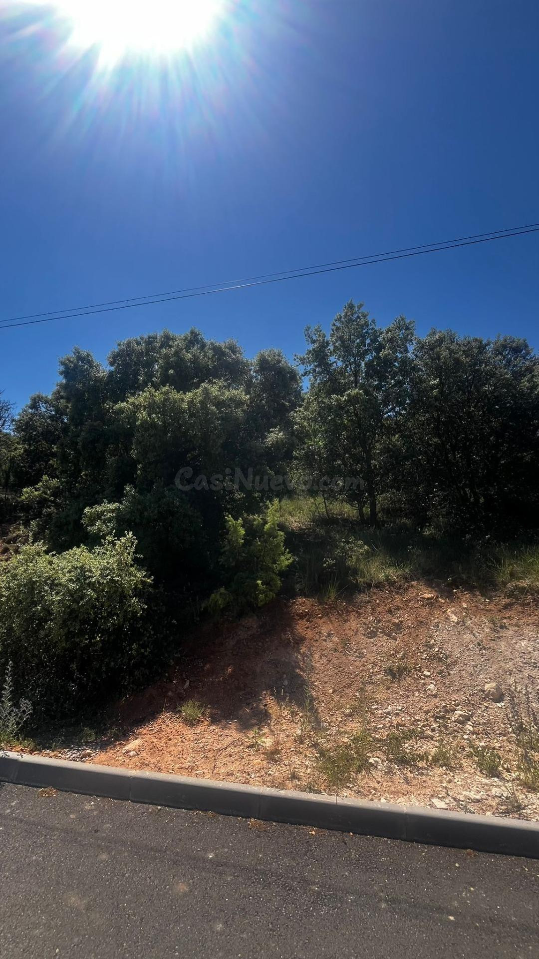 Parcela urbana de 1.300 m2 en Los Manantiales, Hontoba - foto 3