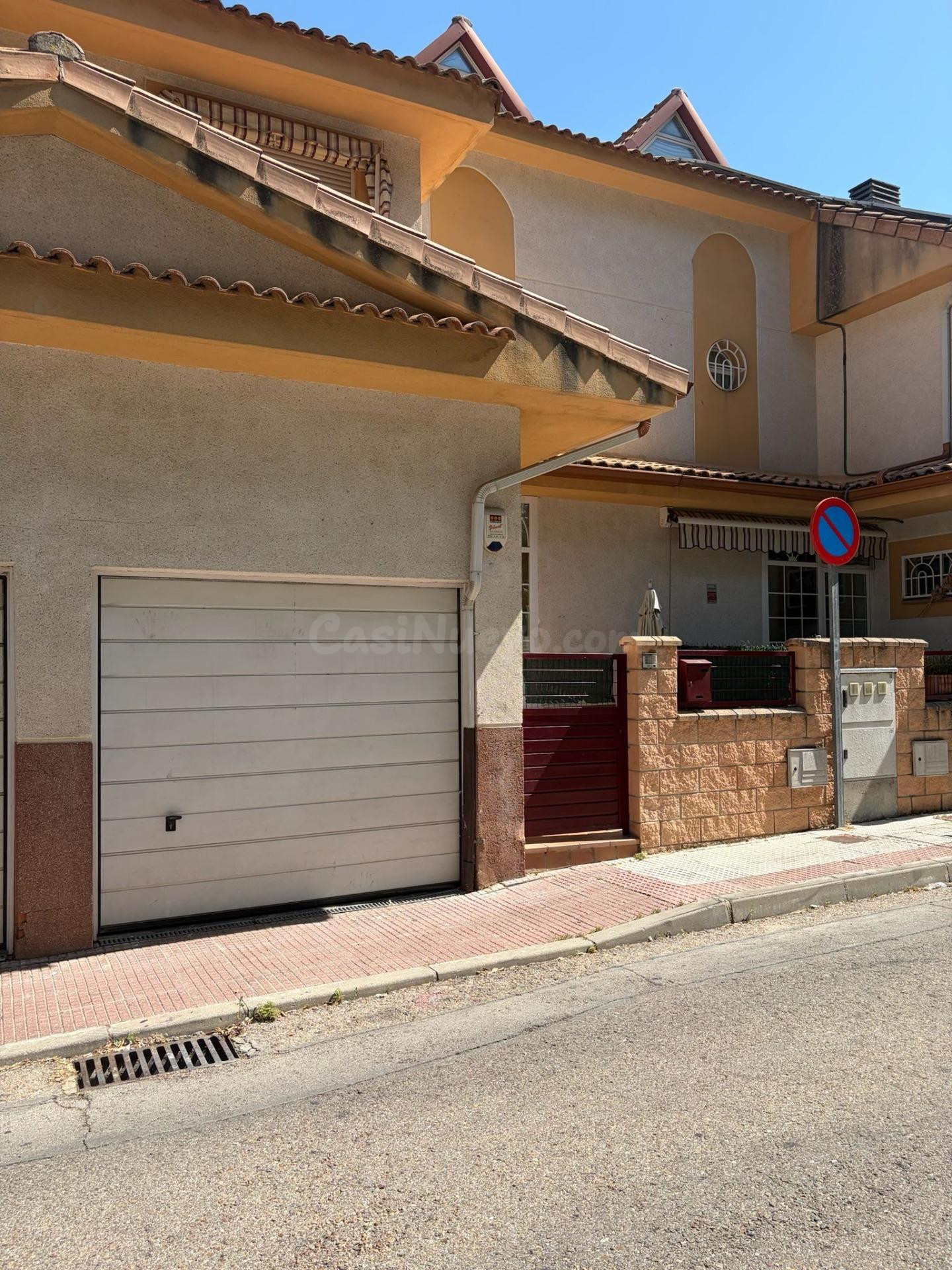 CHALET ADOSADO EN VILLALBILLA - foto 3