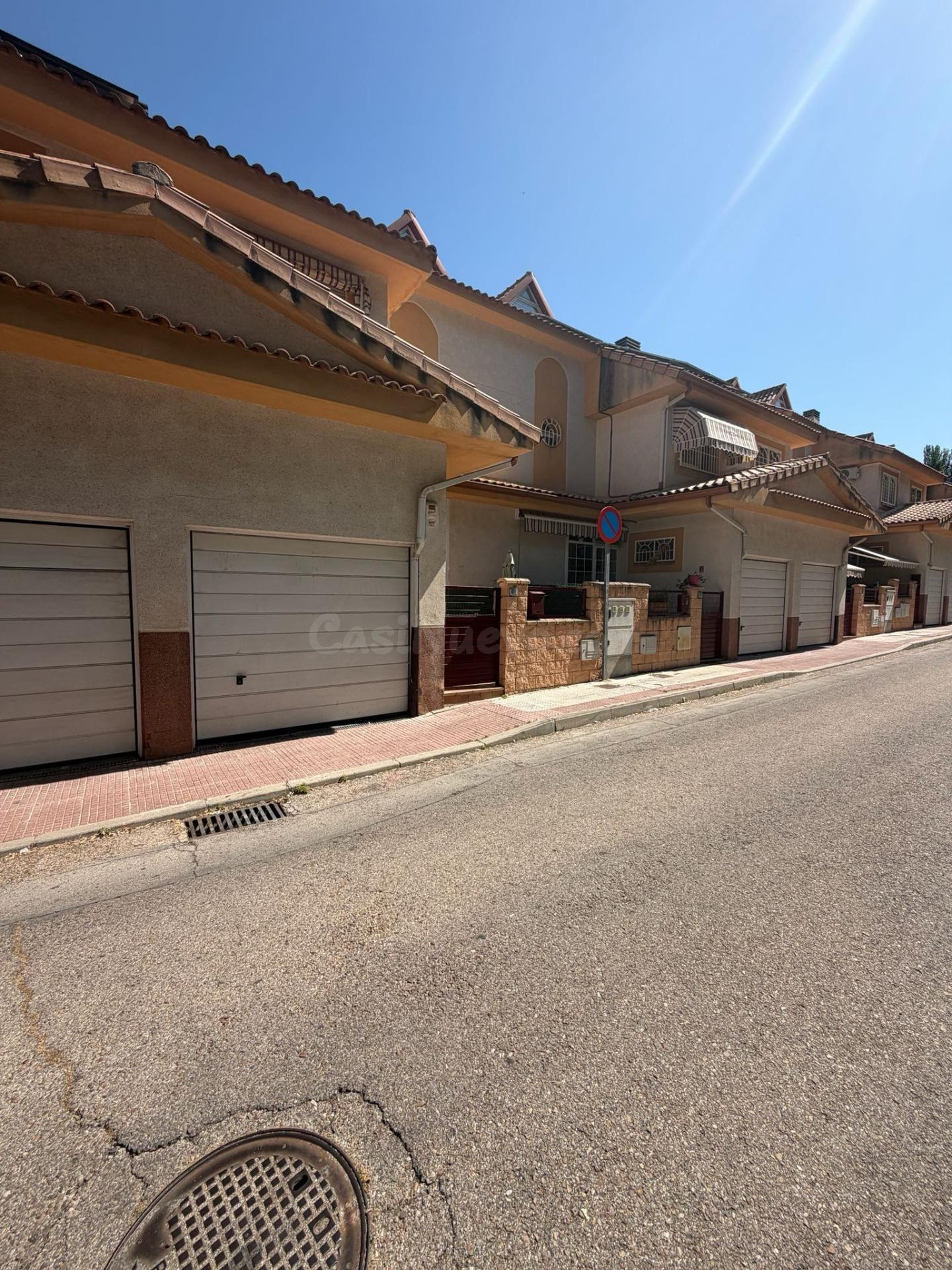 CHALET ADOSADO EN VILLALBILLA - foto 4