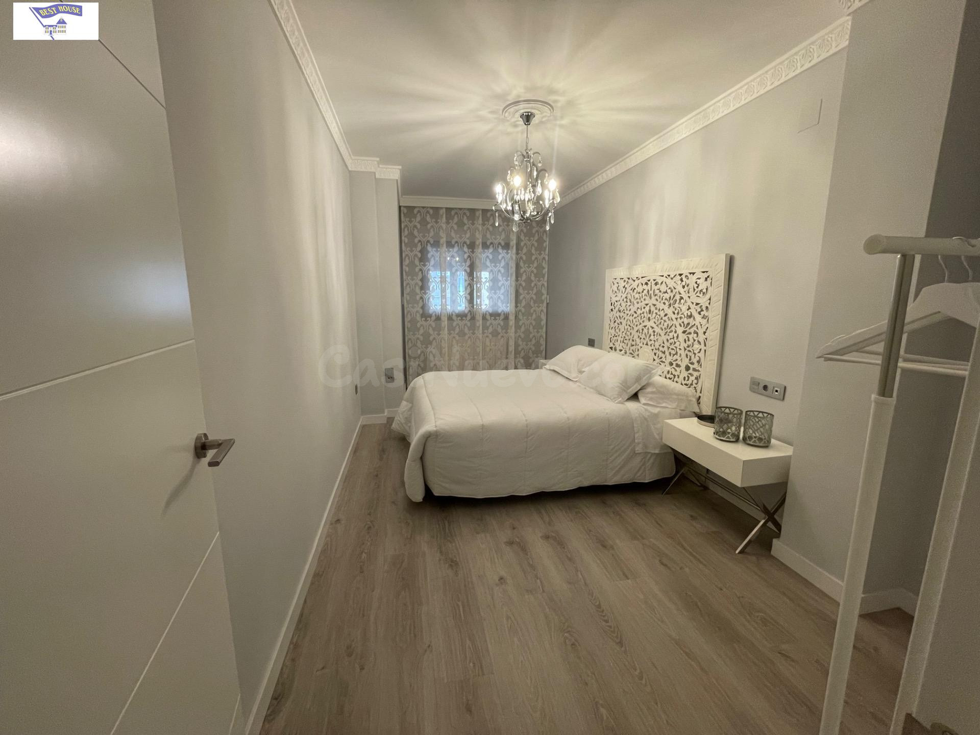 PISO DE TRES DORMITORIOS Y DOS BAÑOS CON GARAJE EN PLENO CEN - foto 4