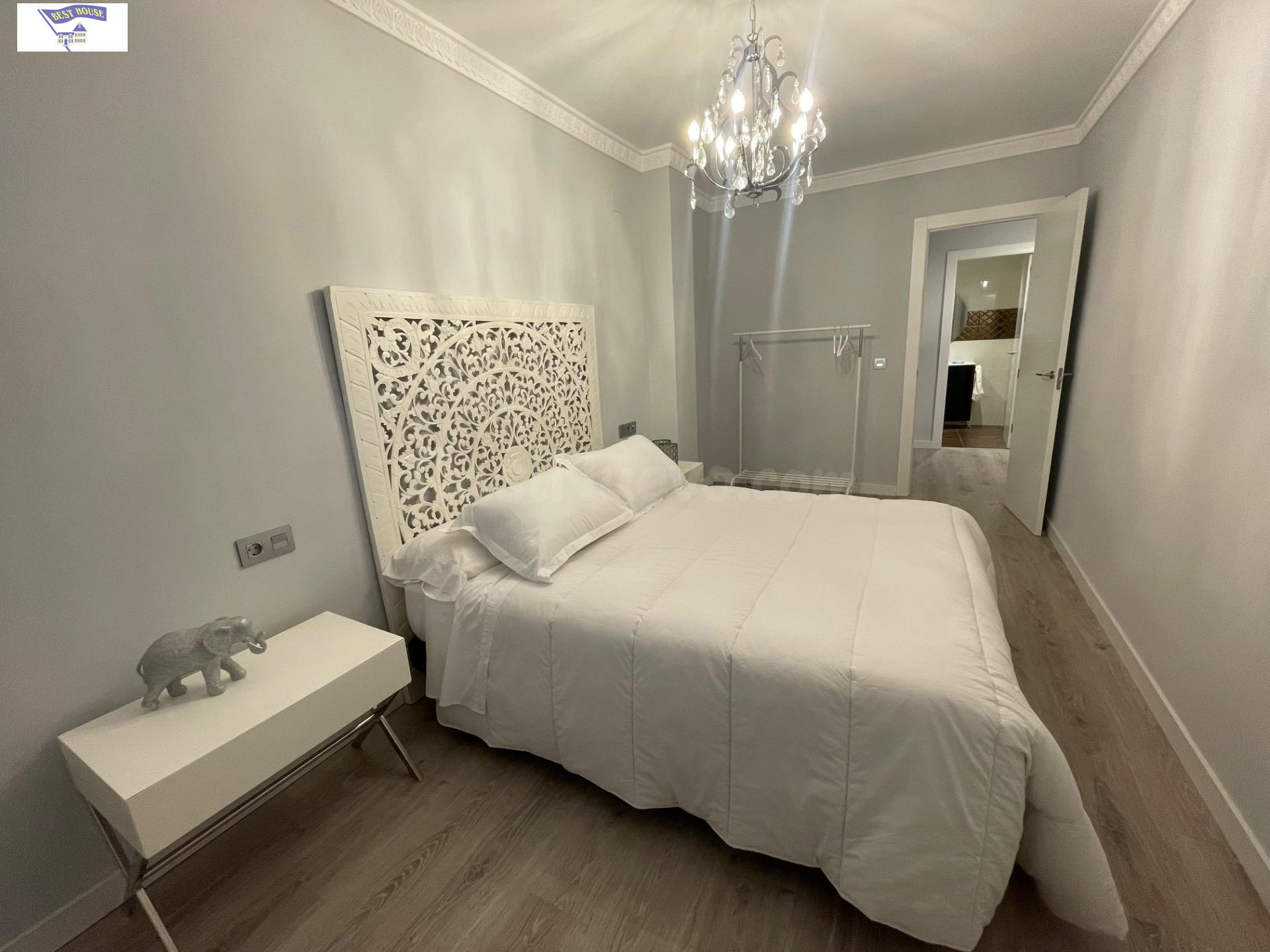 PISO DE TRES DORMITORIOS Y DOS BAÑOS CON GARAJE EN PLENO CEN - foto 5