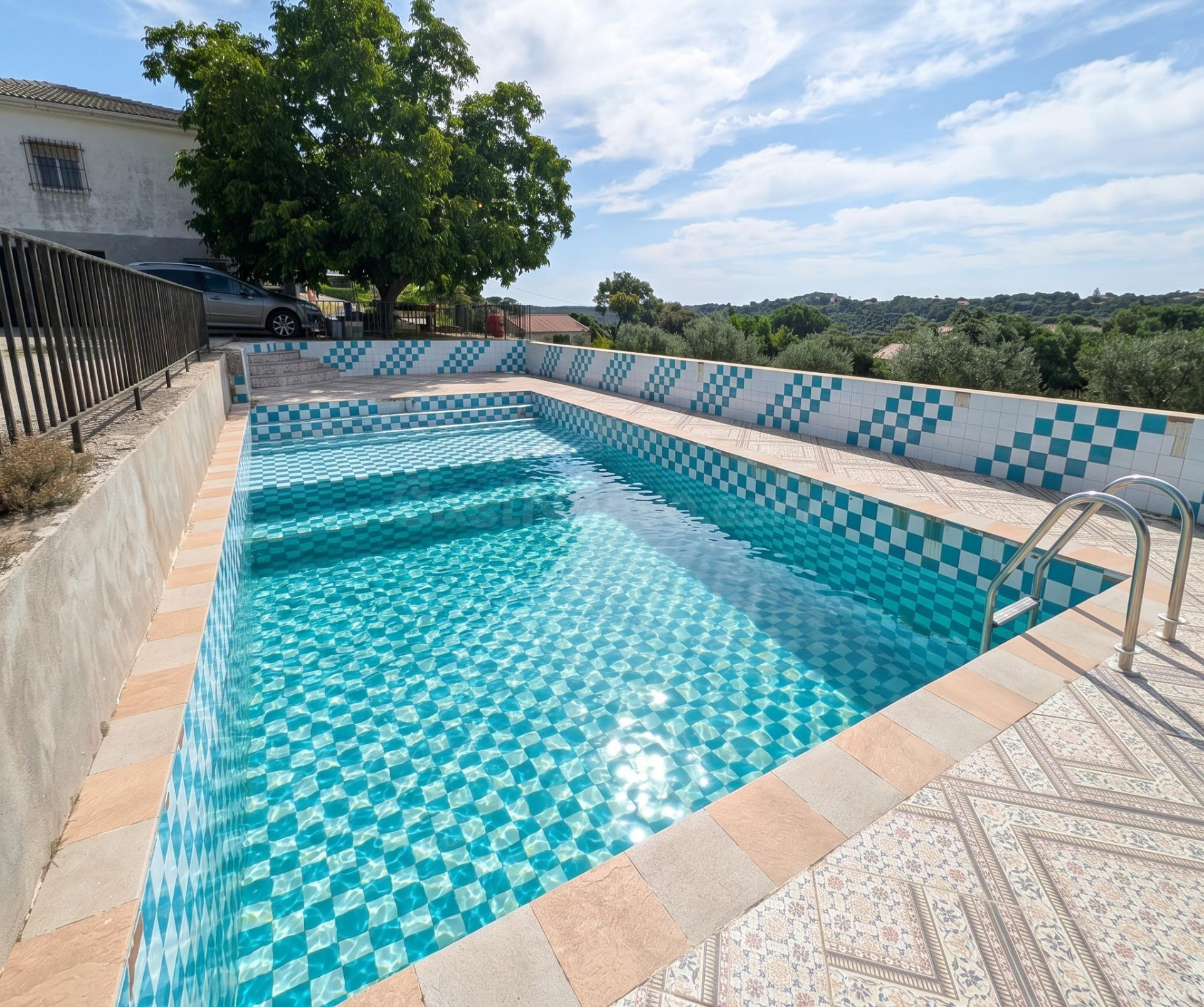 Chalet con piscina en urbanización El Mirador, Hontoba - foto 2