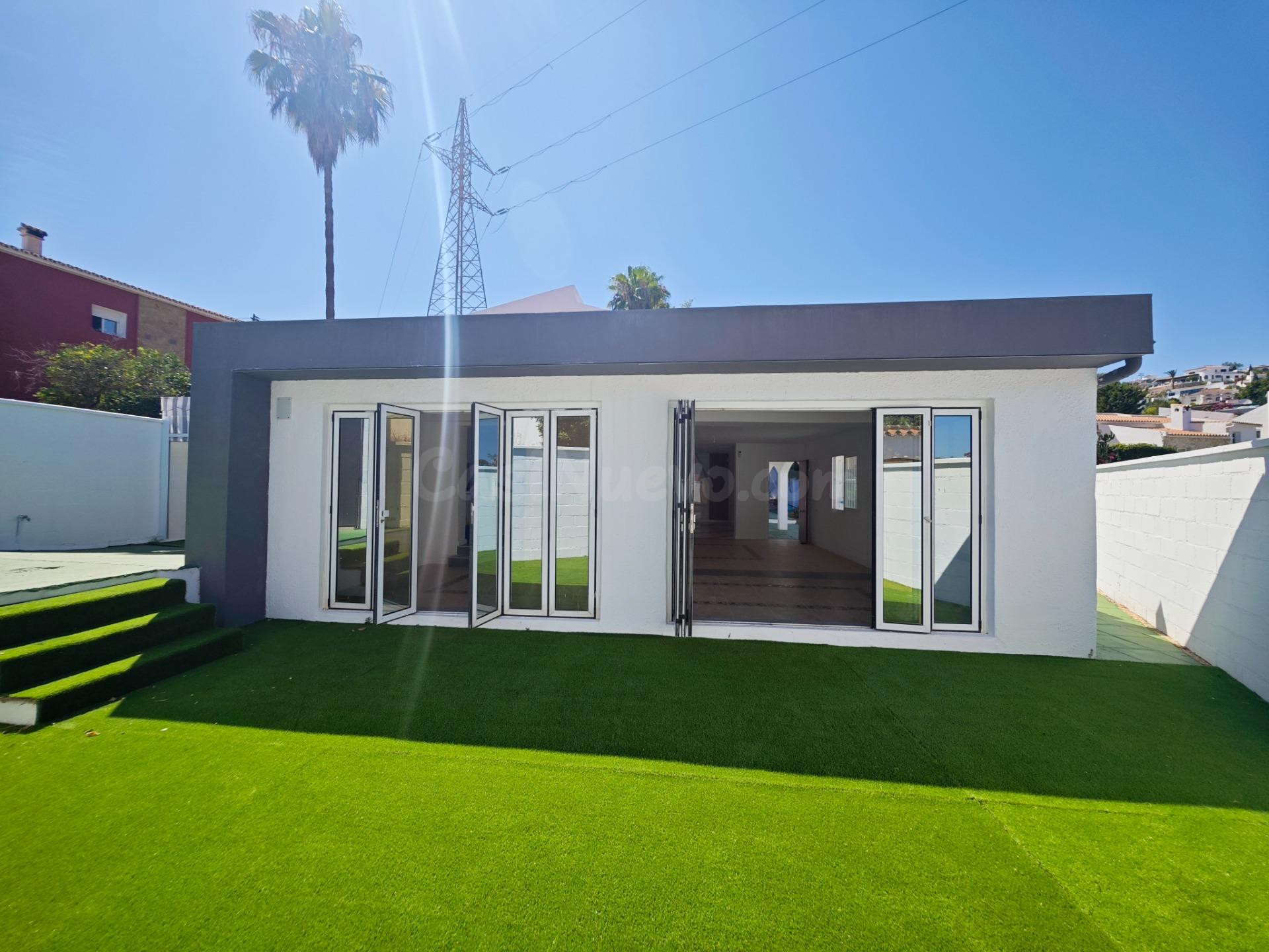 Villa en Torreblanca urbanización con piscina de una sola pl