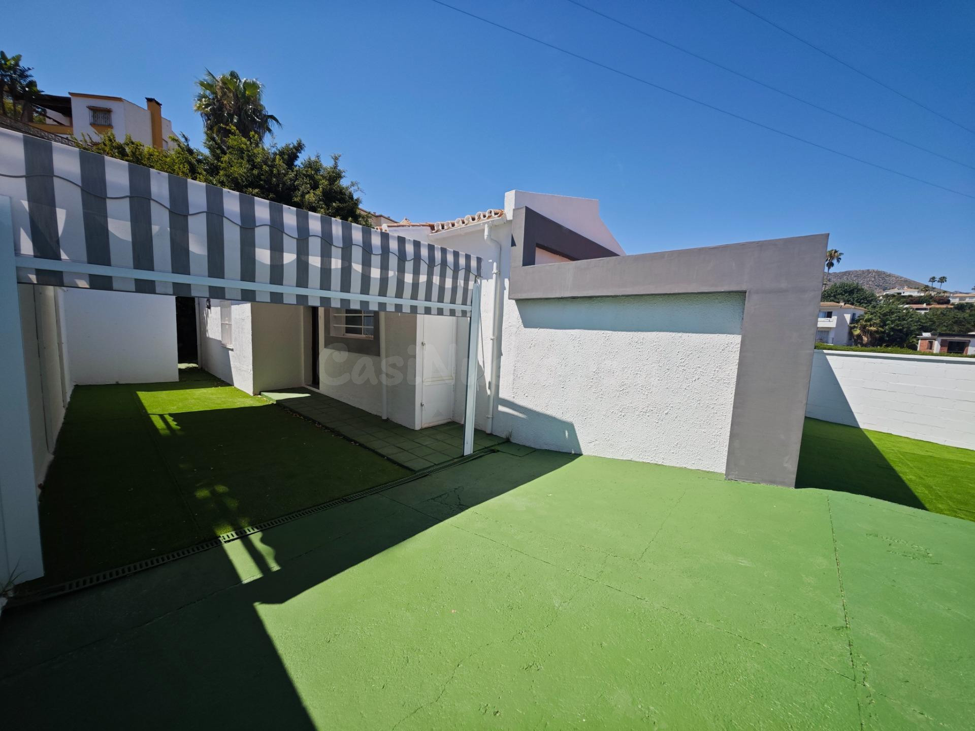Villa en Torreblanca urbanización con piscina de una sola pl - foto 2