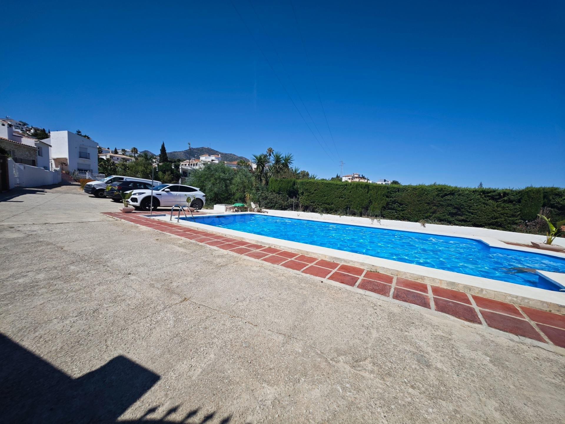 Villa en Torreblanca urbanización con piscina de una sola pl - foto 5