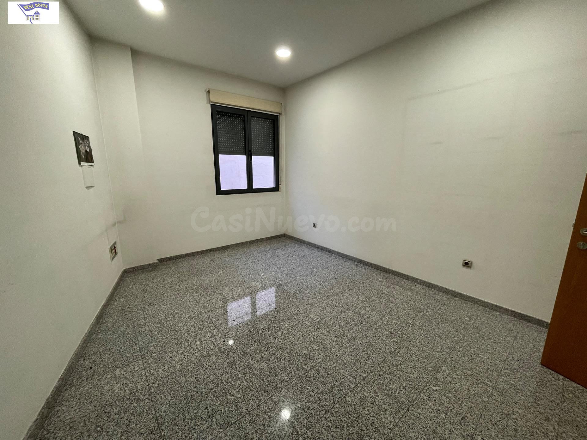Amplia Oficina en Alquiler - Ideal para Profesionales en el Centro de Albacete