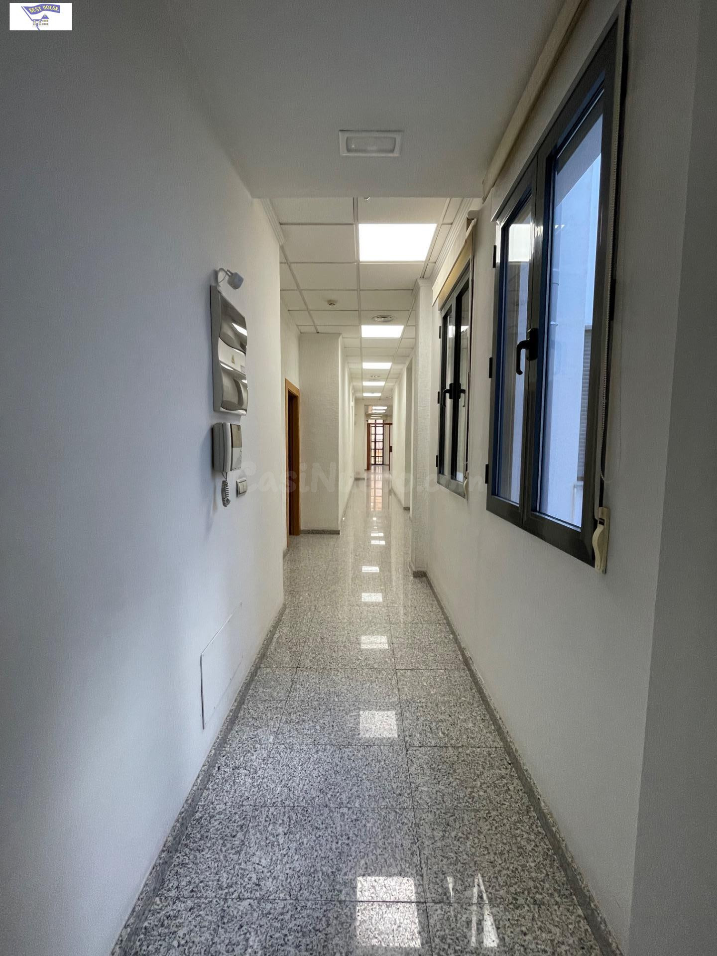Amplia Oficina en Alquiler - Ideal para Profesionales en el Centro de Albacete - foto 5
