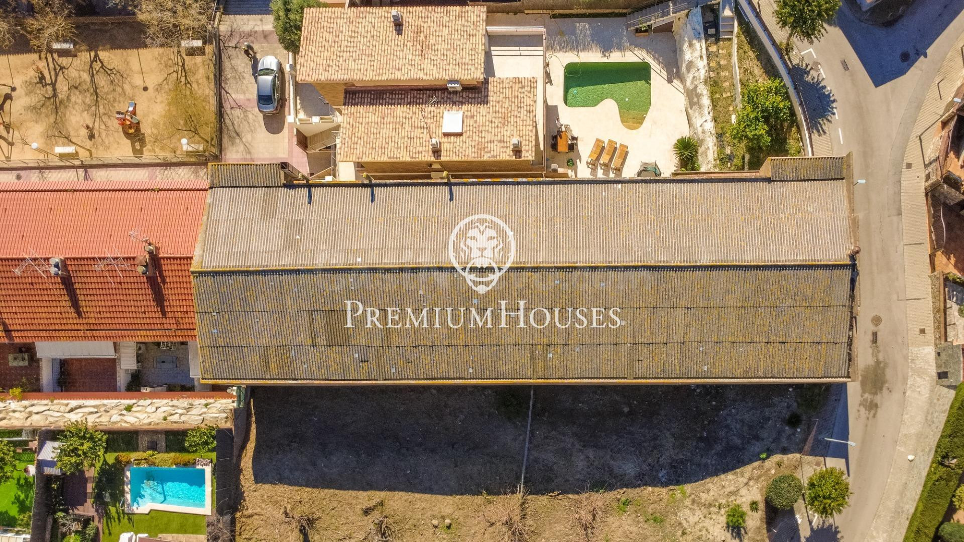 Venta de terreno urbano con nave industrial de 1.099m2