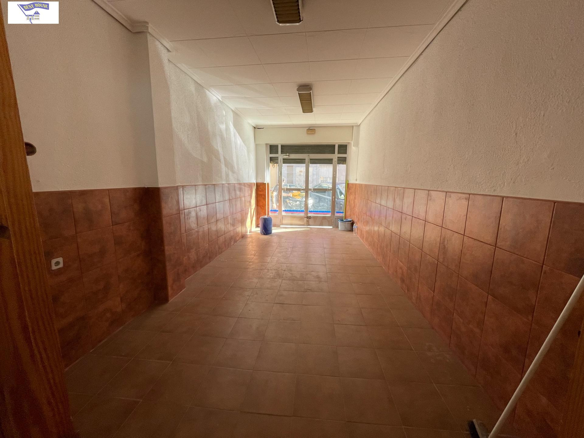 LOCAL EN VENTA EN LA ZONA DE FÁTIMA - foto 4