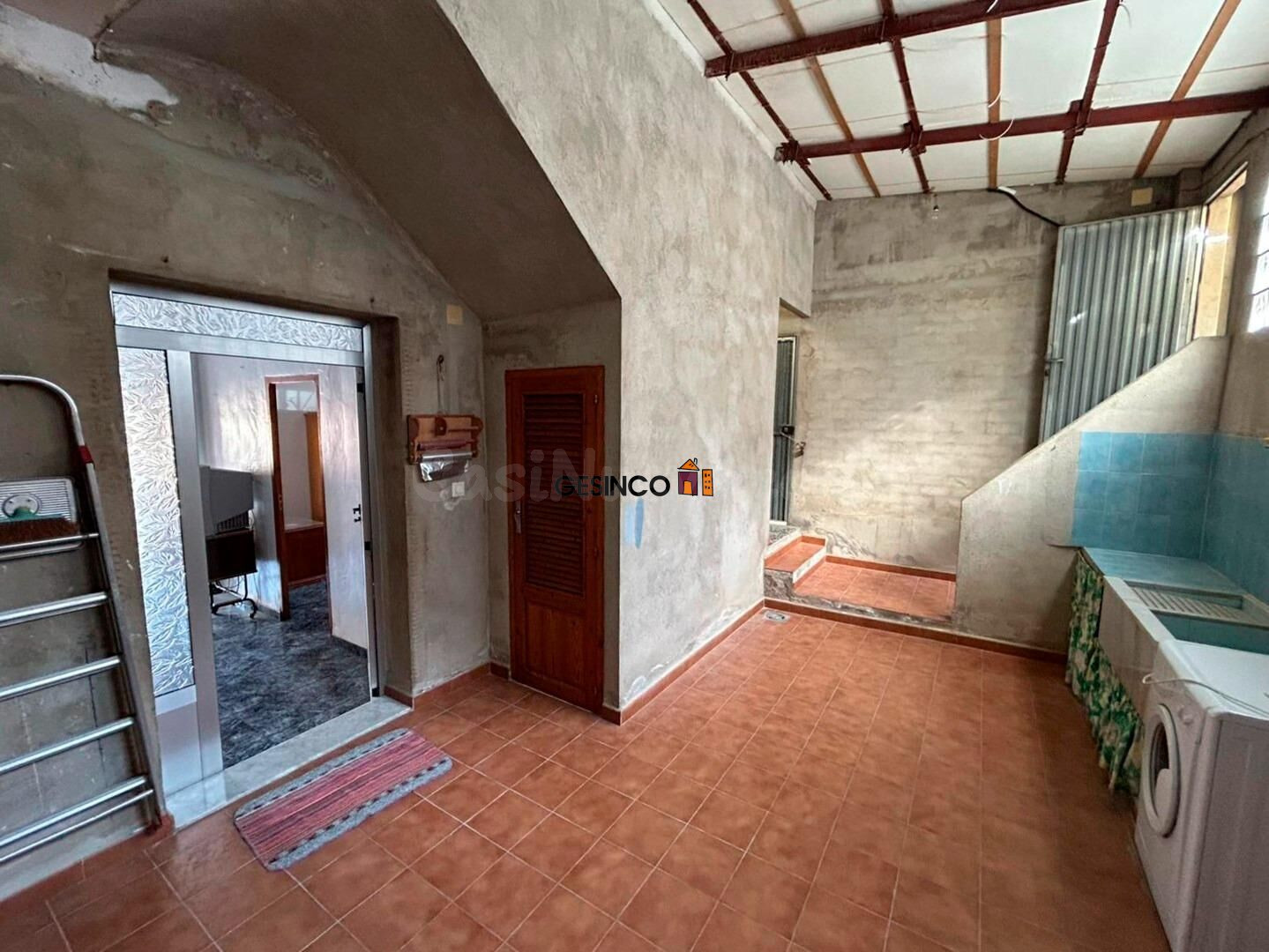 CASA DE PUEBLO CON BUHARDILLA, TERRAZA Y GARAJE - foto 3