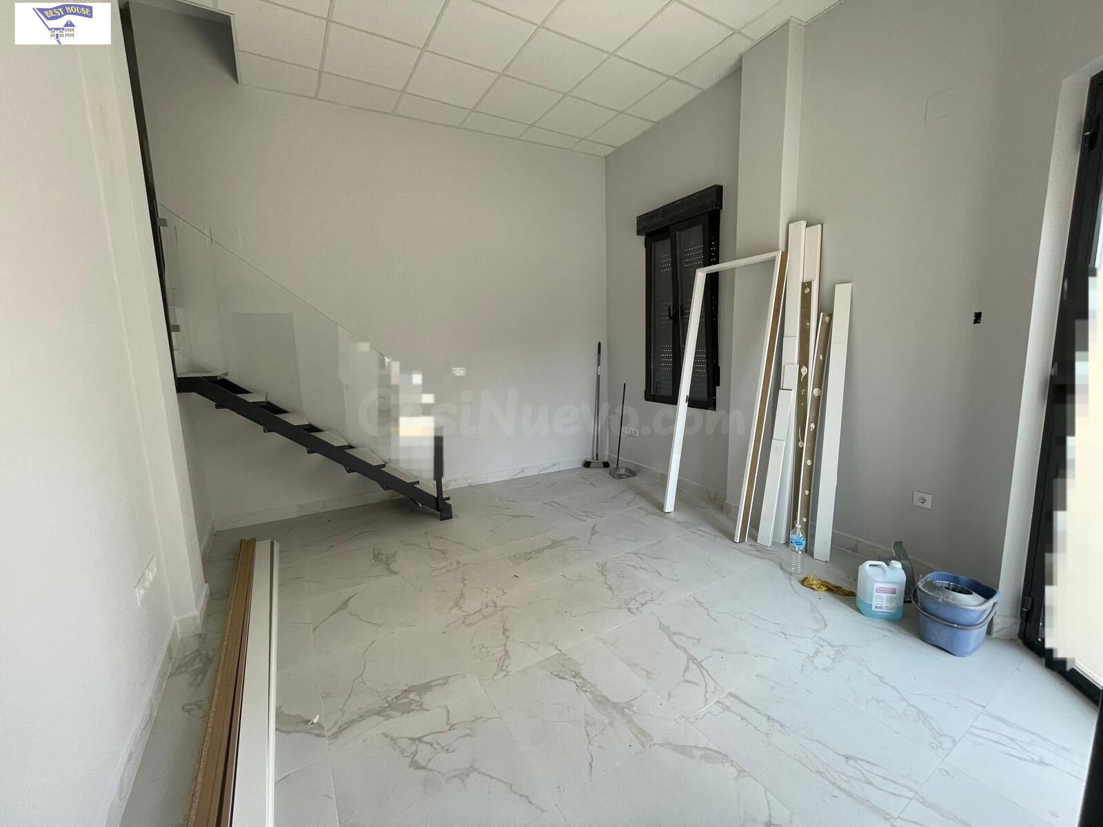 Local Comercial Dúplex Adaptable a Vivienda en Zona Carretas