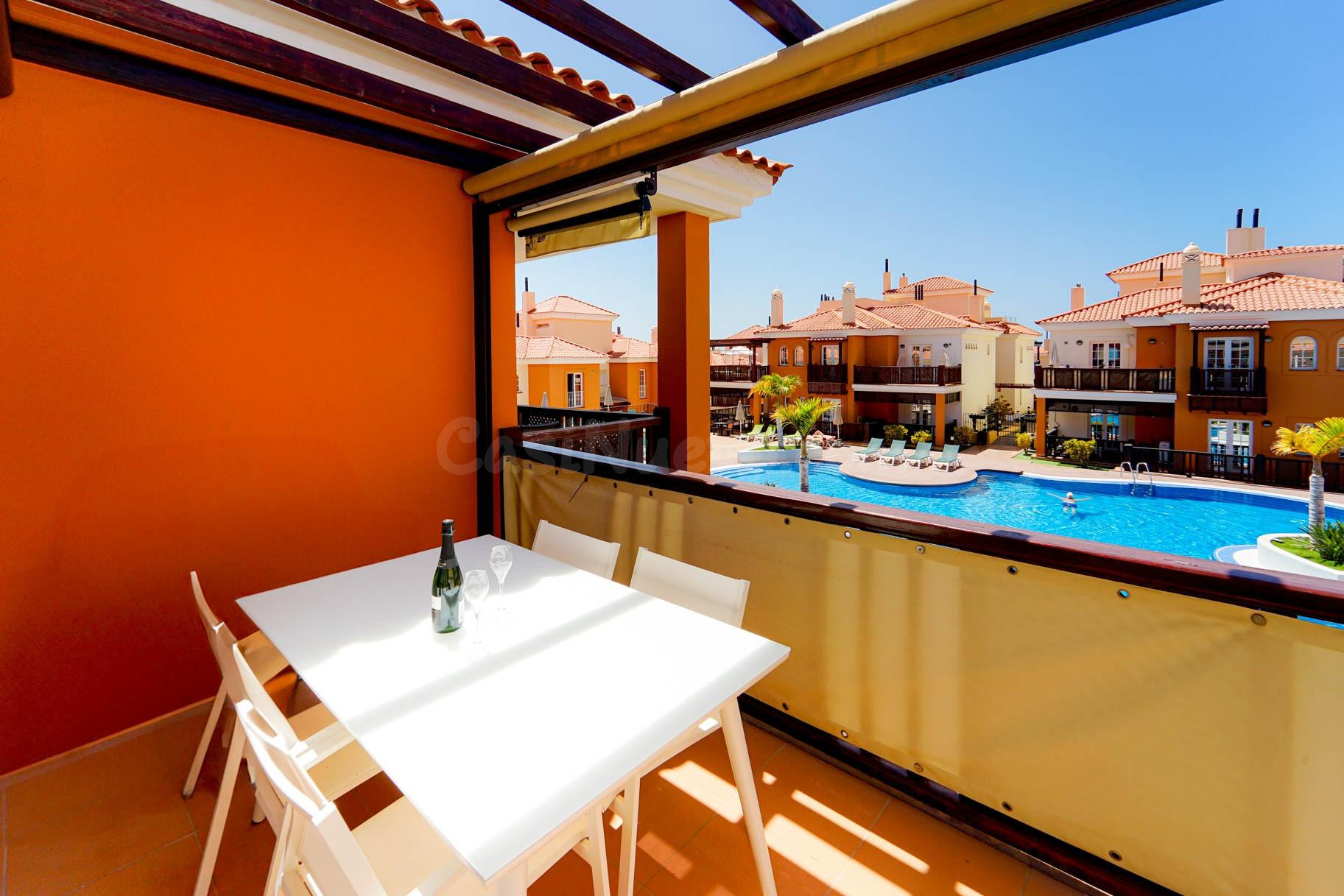 Luminoso apartamento con terraza, parking y trastero - foto 3