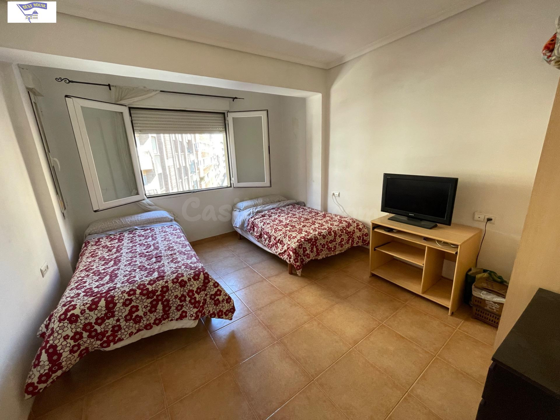 Luminoso Piso de Tres habitaciones en el Corazón de Albacete - foto 2