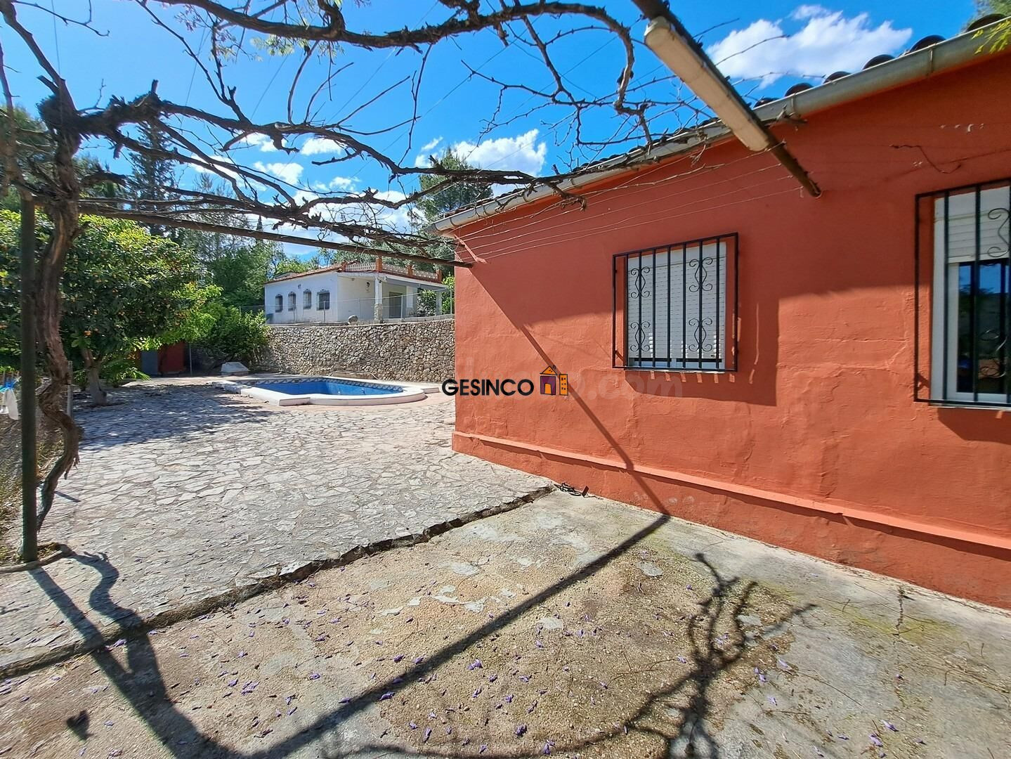 CHALET SOBRE PARCELA URBANA CON VISTAS PANORÁMICAS - foto 2