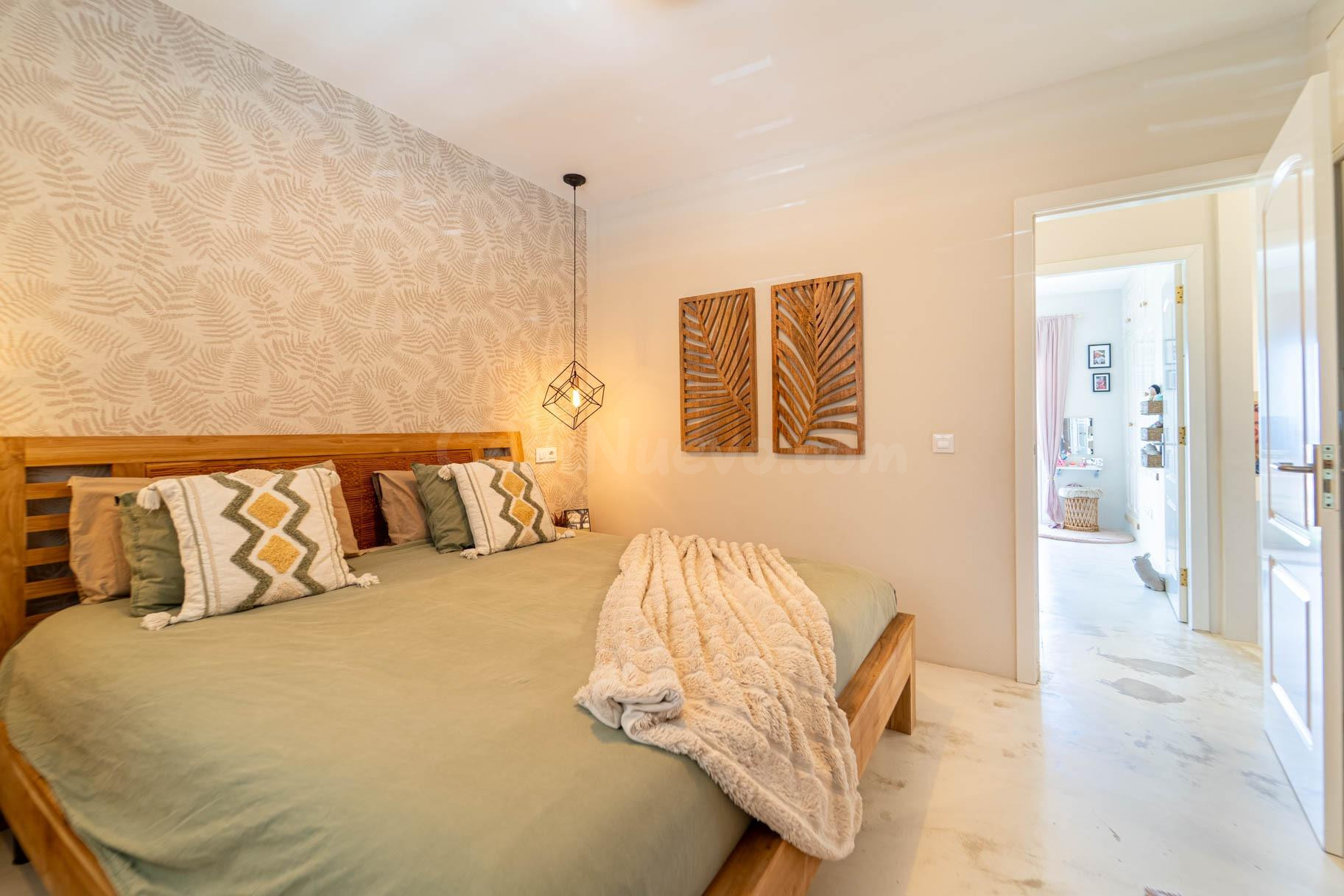 Elegante vivienda con vistas de primera categoría y estudio  - foto 3