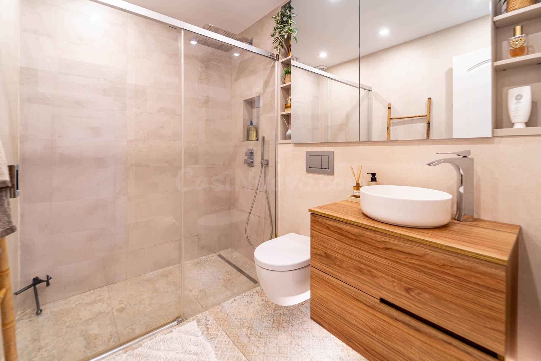 Elegante vivienda con vistas de primera categoría y estudio  - foto 4