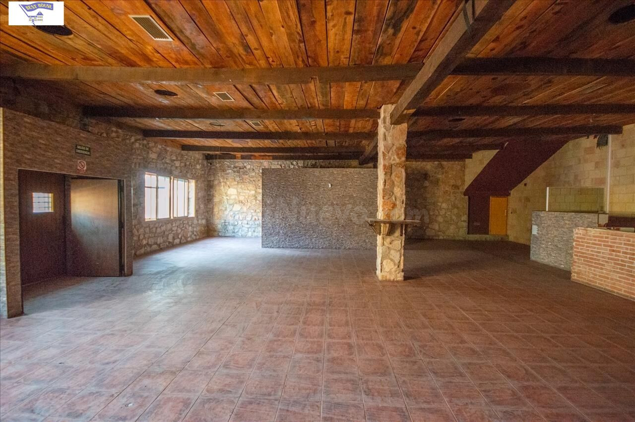 AMPLIA VIVIENDA EN ALCARAZ