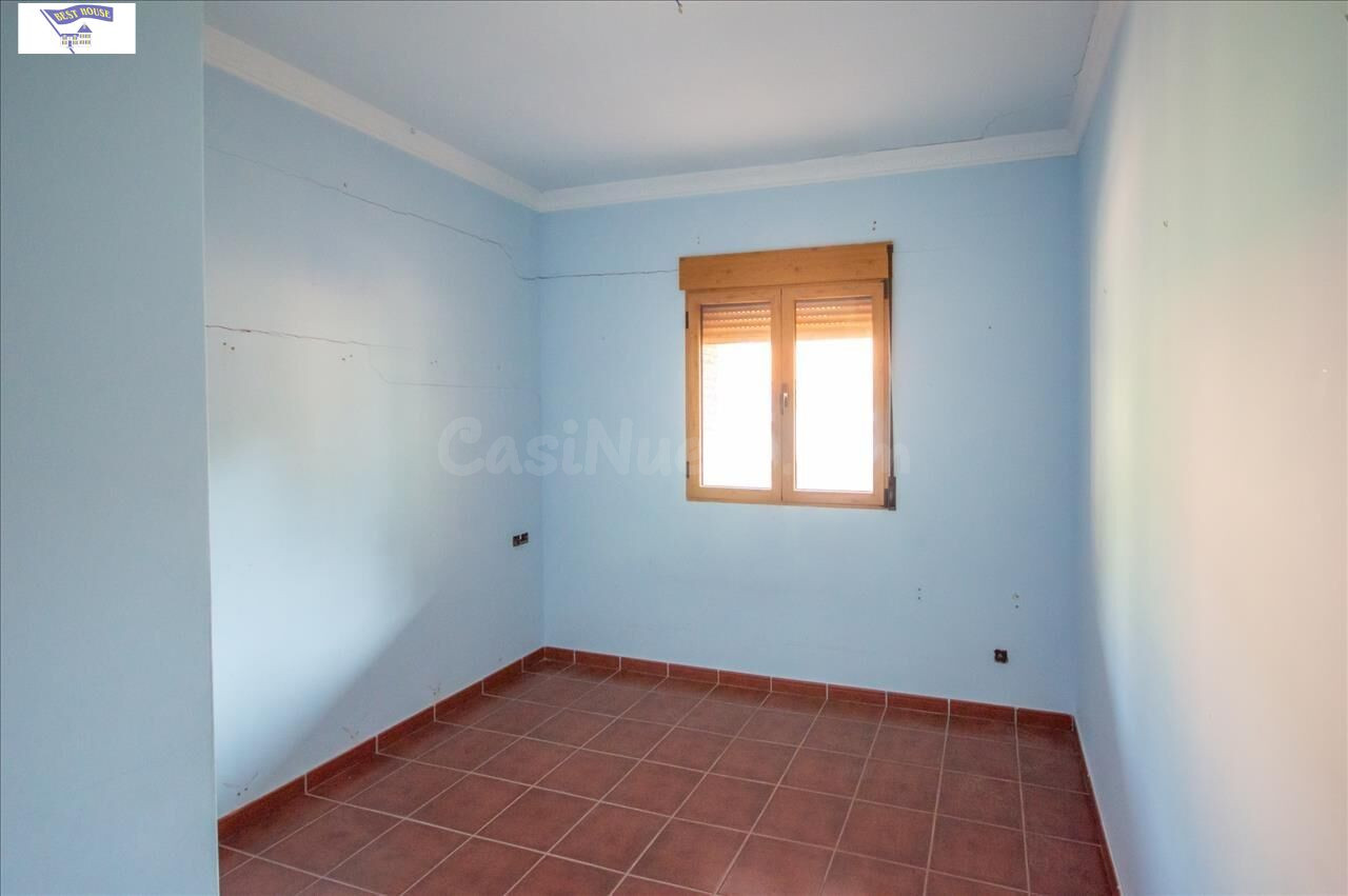AMPLIA VIVIENDA EN ALCARAZ - foto 4