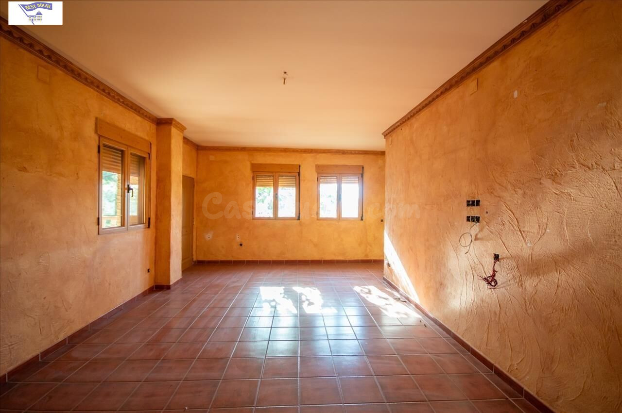 AMPLIA VIVIENDA EN ALCARAZ - foto 5