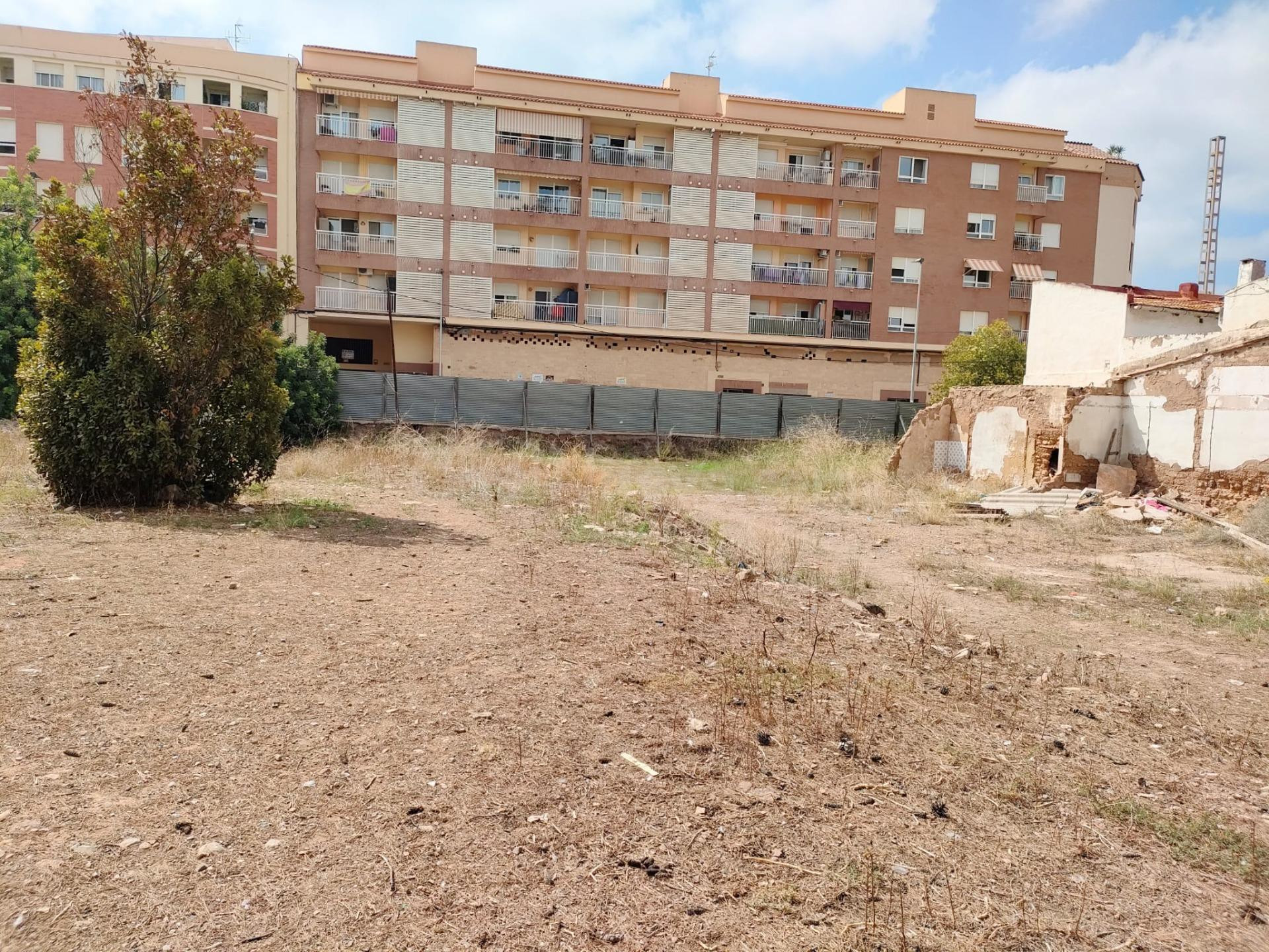 PARCELA URBANA EN ZONA CREMOR - foto 2