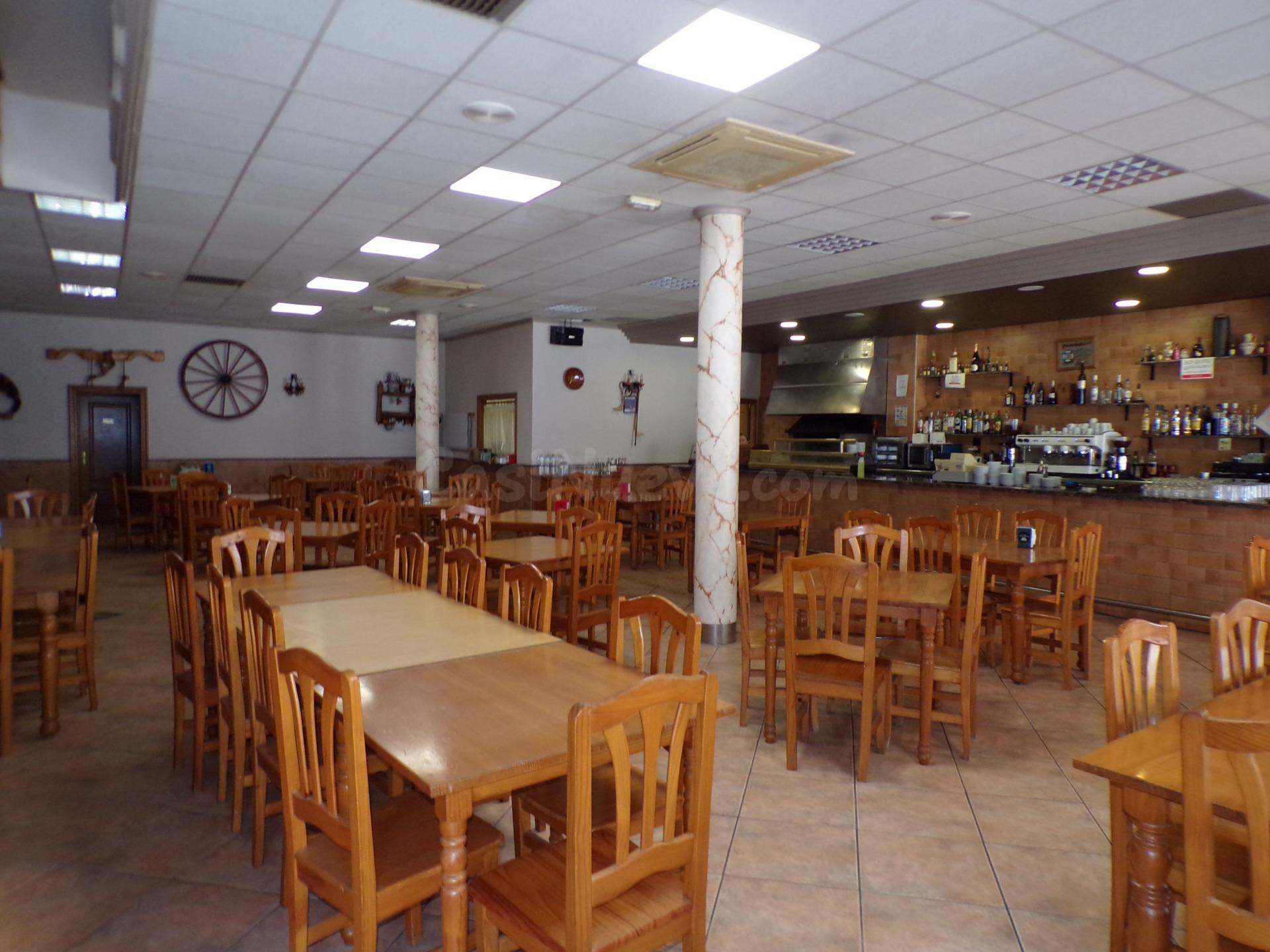 Restaurante en poligono,totalmente equipado,con clientela,lo