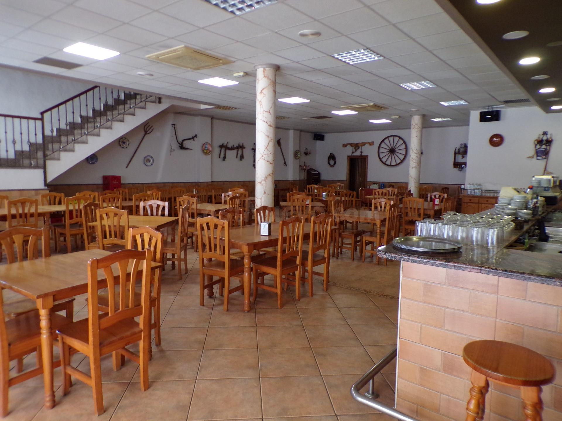Restaurante en poligono,totalmente equipado,con clientela,lo - foto 2