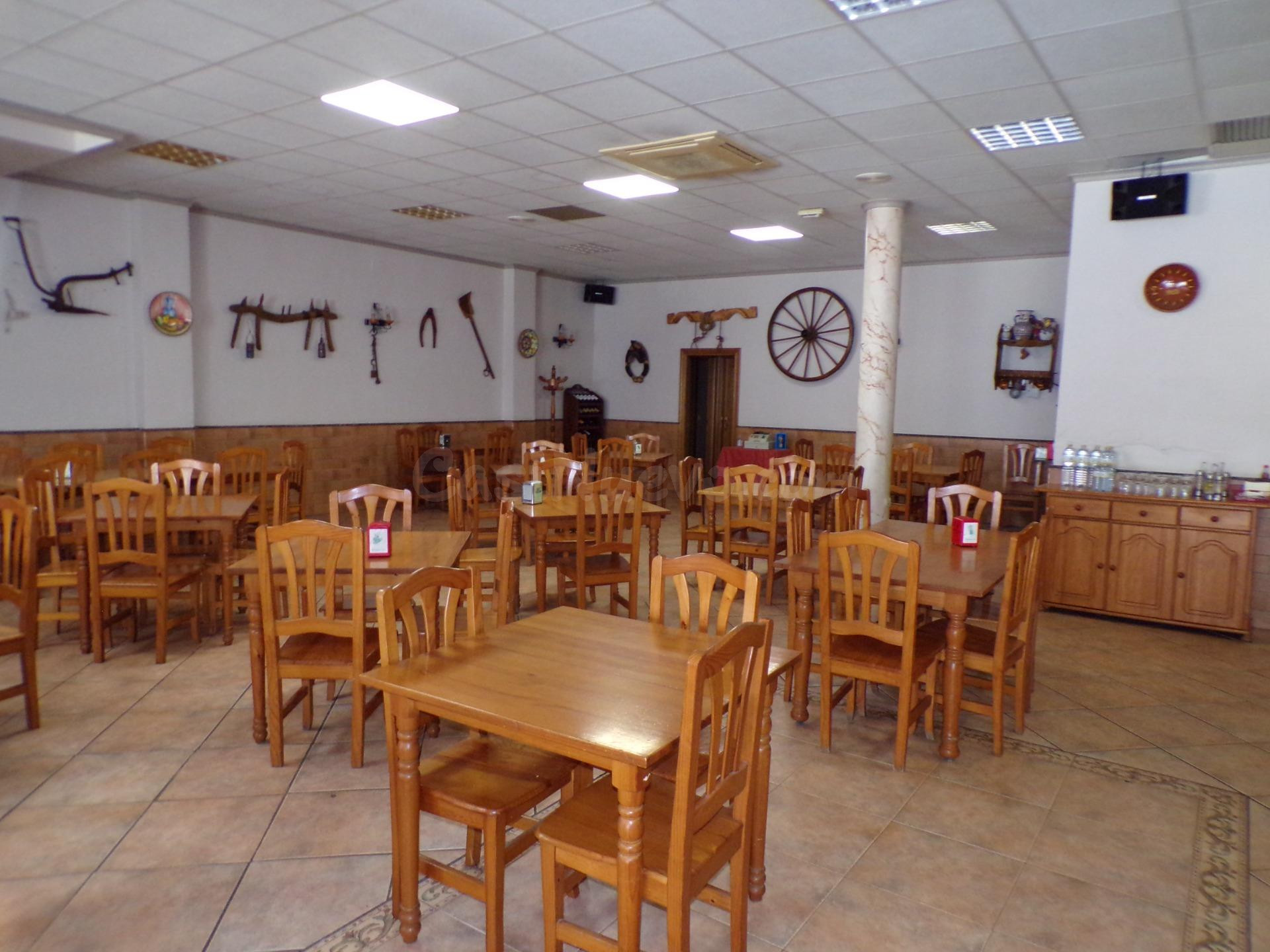 Restaurante en poligono,totalmente equipado,con clientela,lo - foto 4