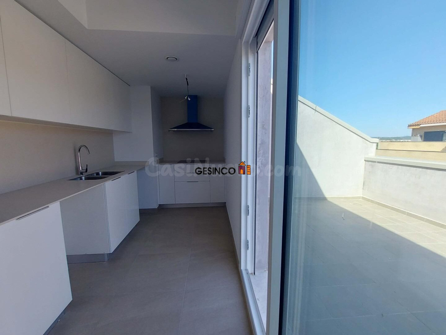 ÁTICO DE OBRA NUEVA CON TRASTERO INCLUIDO - foto 3
