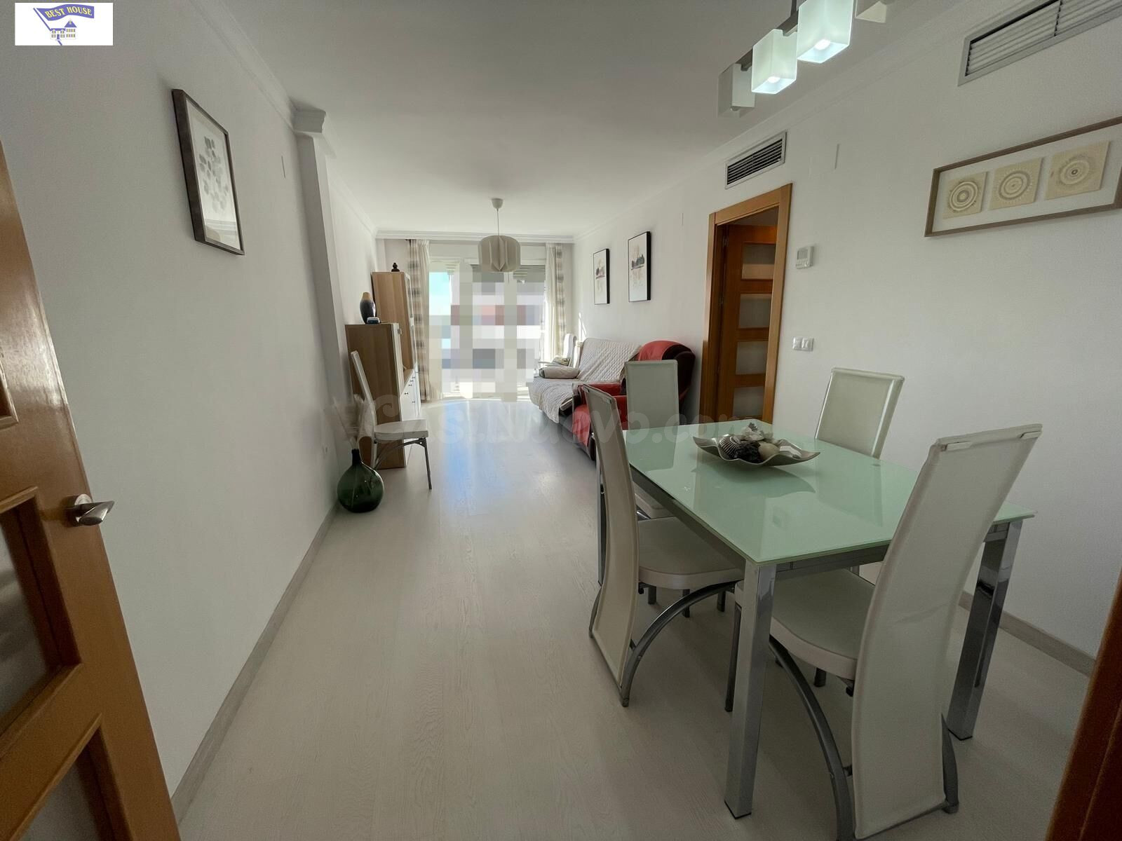 PISO CON GARAJE, TRASTERO Y PISCINA EN URBANIZACIÓN PRIVADA 