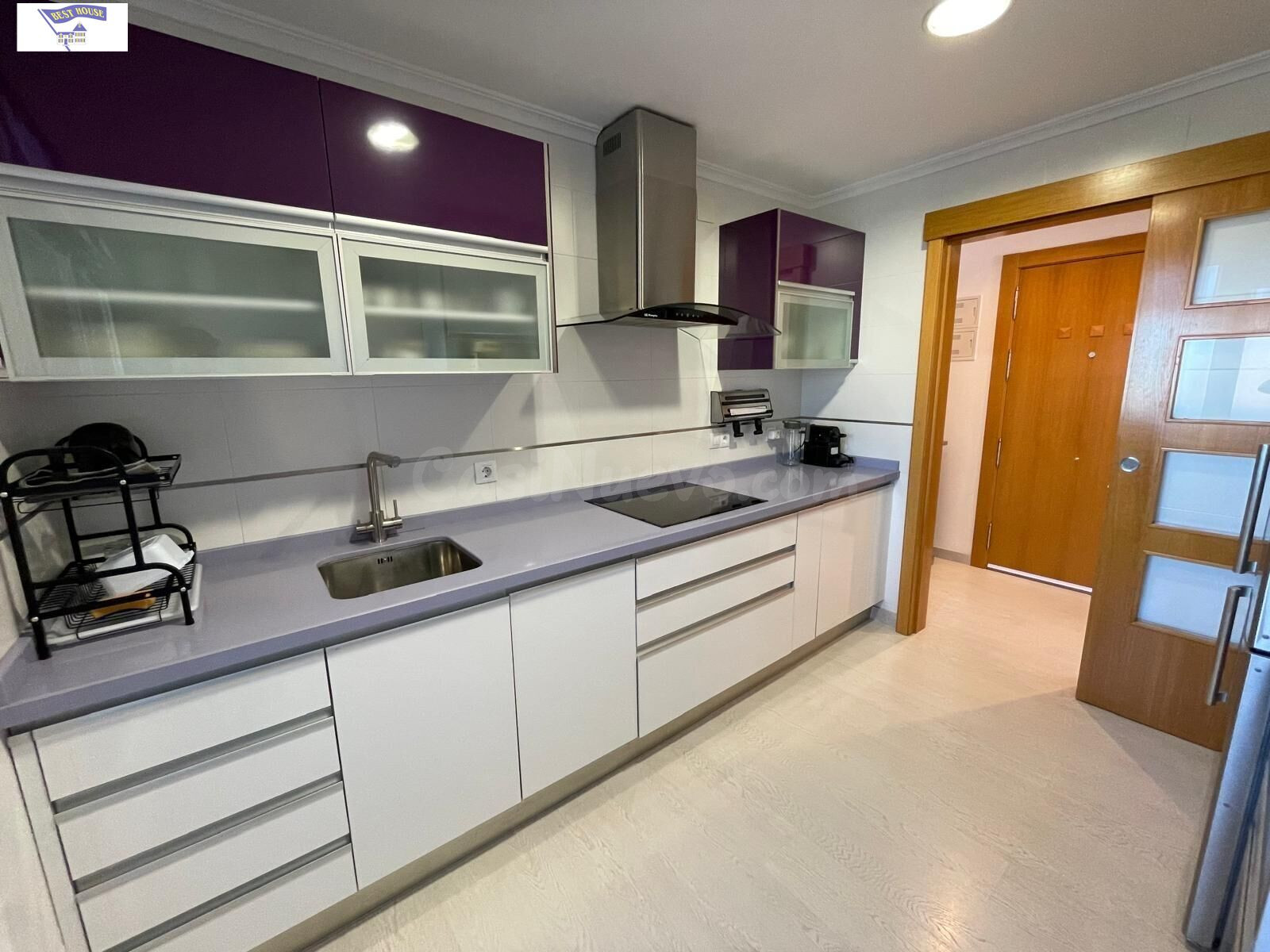 PISO CON GARAJE, TRASTERO Y PISCINA EN URBANIZACIÓN PRIVADA  - foto 4